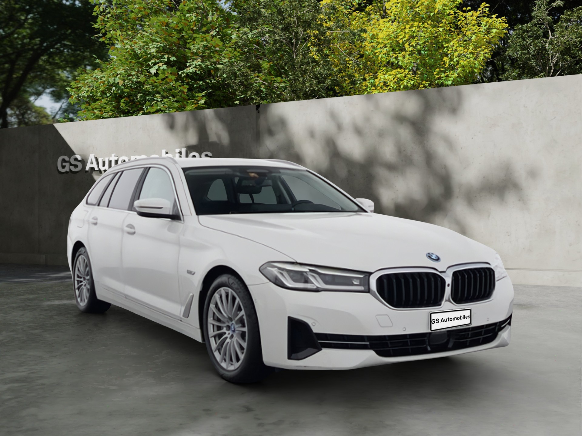 BMW 520e Touring Steptronic-image-1