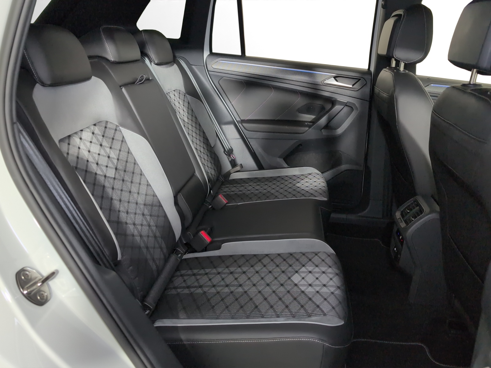 VW Tiguan 2.0TSI R-Line 4Motion DSG-image-13