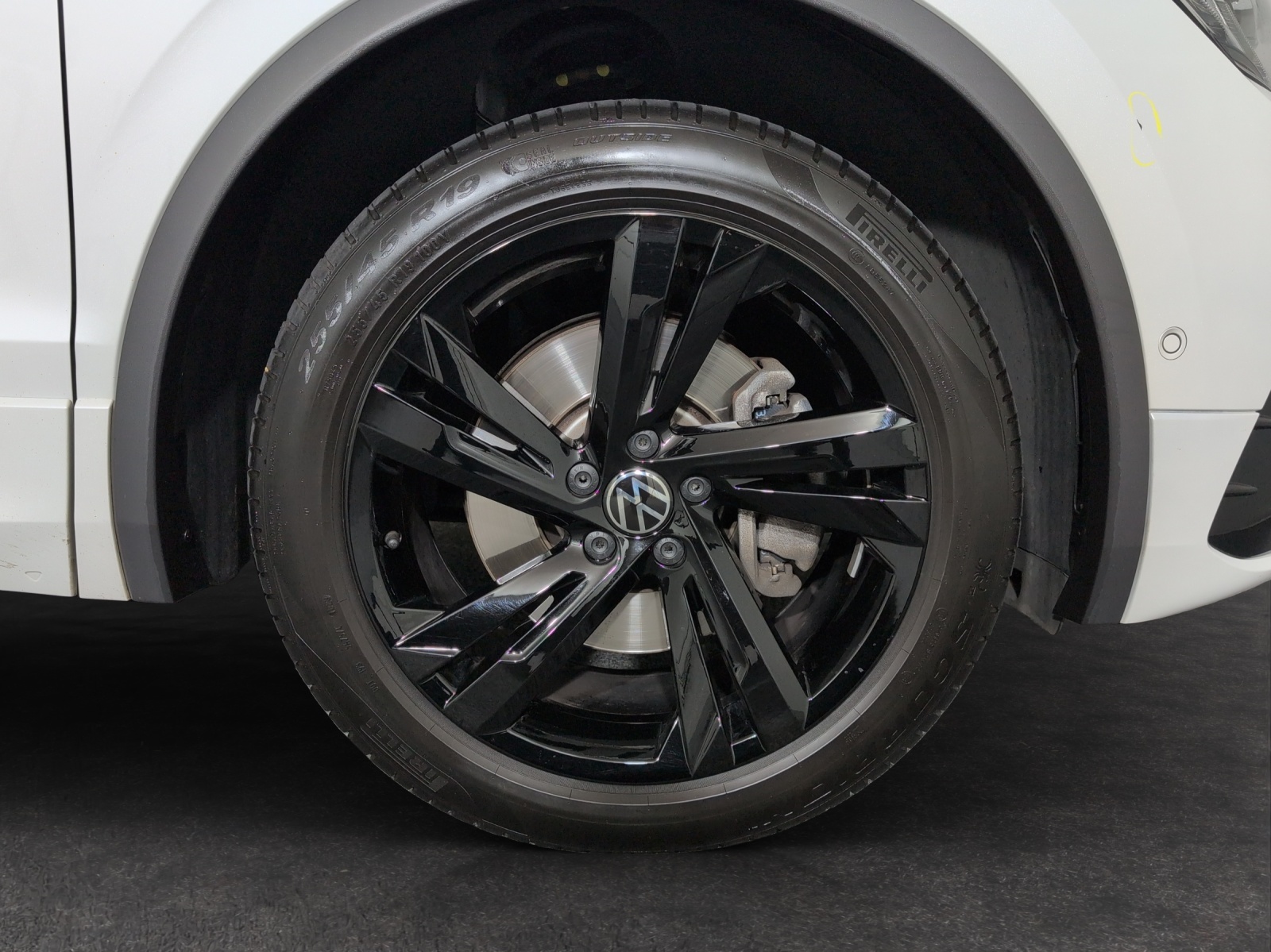 VW Tiguan 2.0TSI R-Line 4Motion DSG-image-4