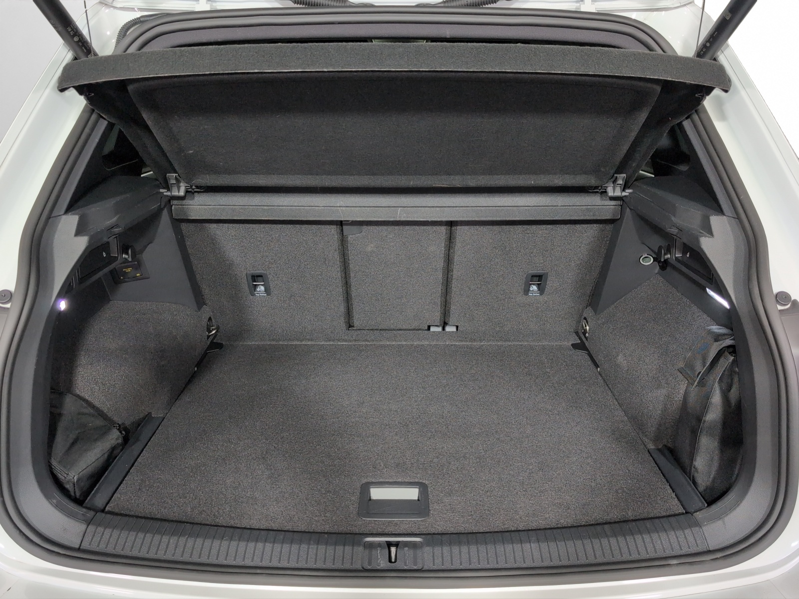 VW Tiguan 2.0TSI R-Line 4Motion DSG-image-15