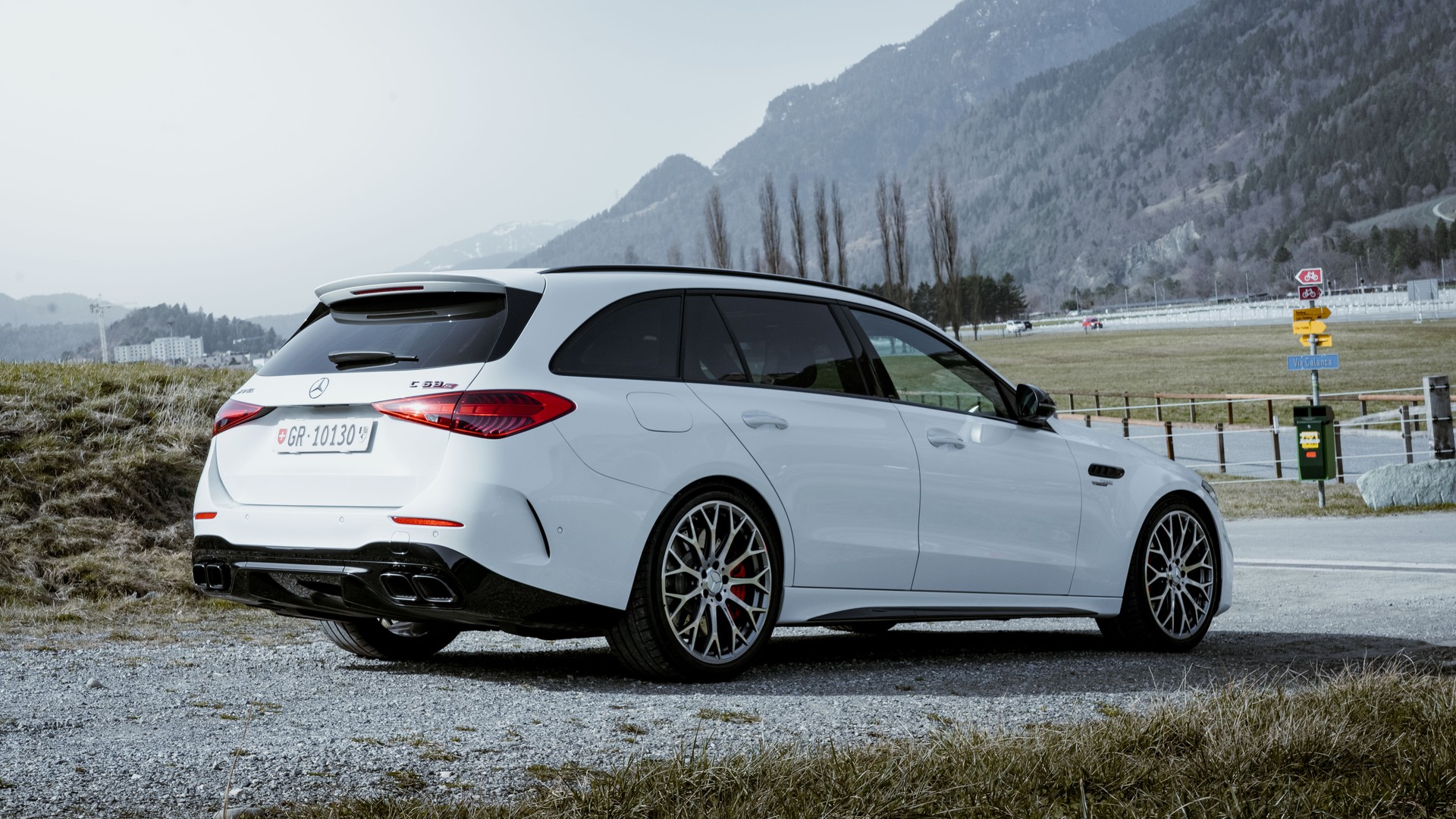 MERCEDES-BENZ C 63 S AMG T E Performance 4 Matic-image-1