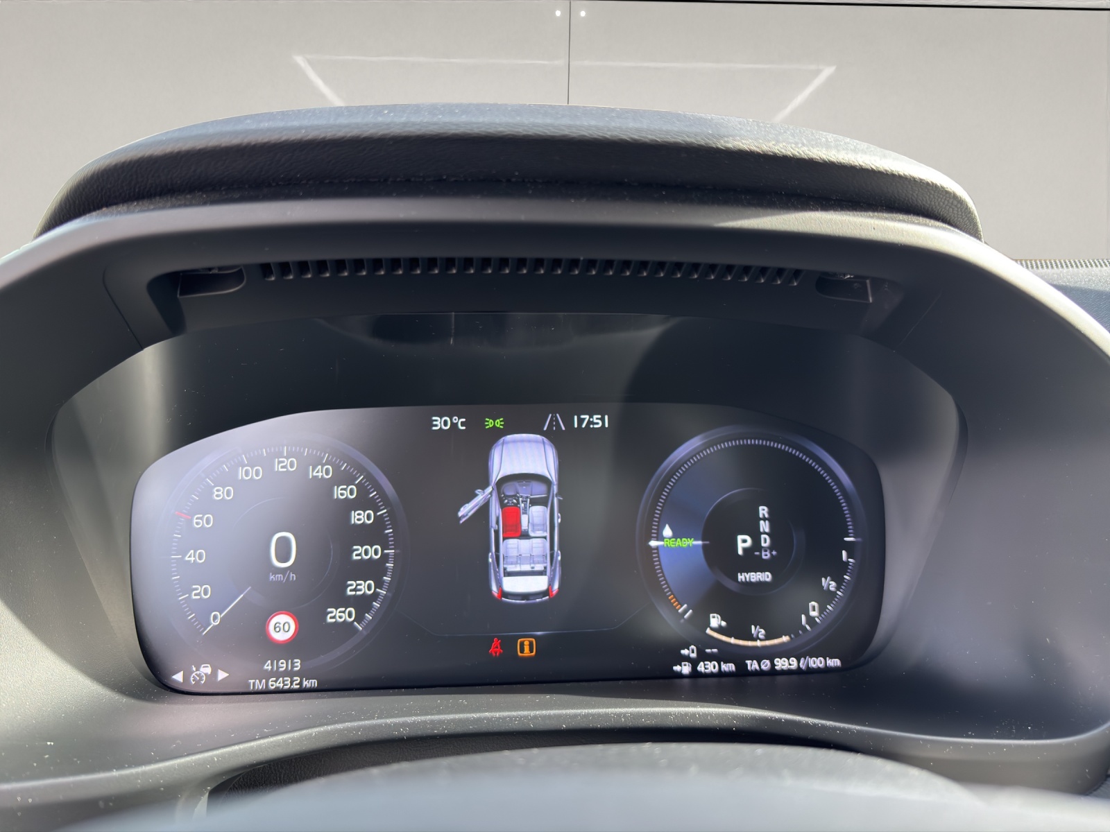 VOLVO XC40 1.5 T5 TE Inscription-image-8