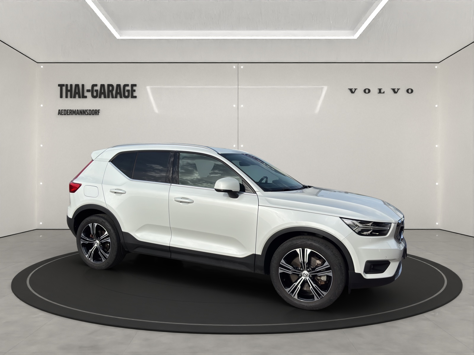 VOLVO XC40 1.5 T5 TE Inscription-image-2
