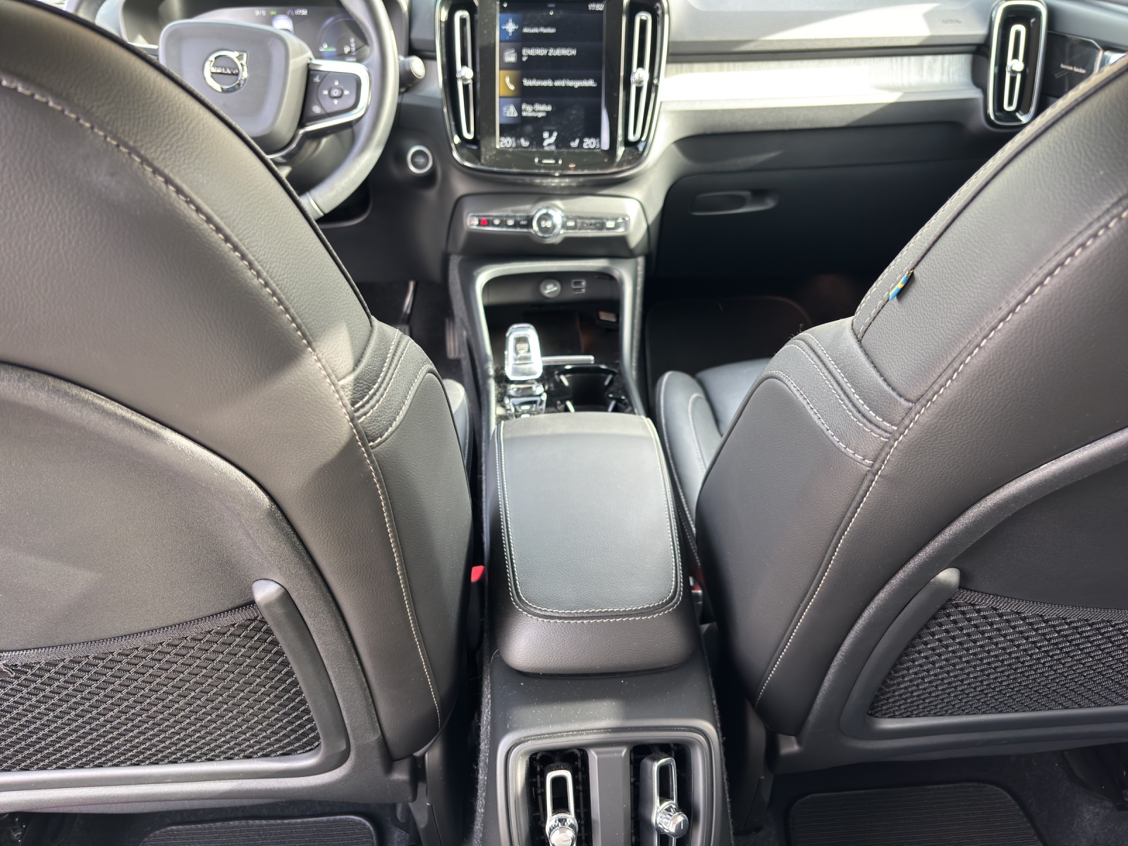 VOLVO XC40 1.5 T5 TE Inscription-image-11