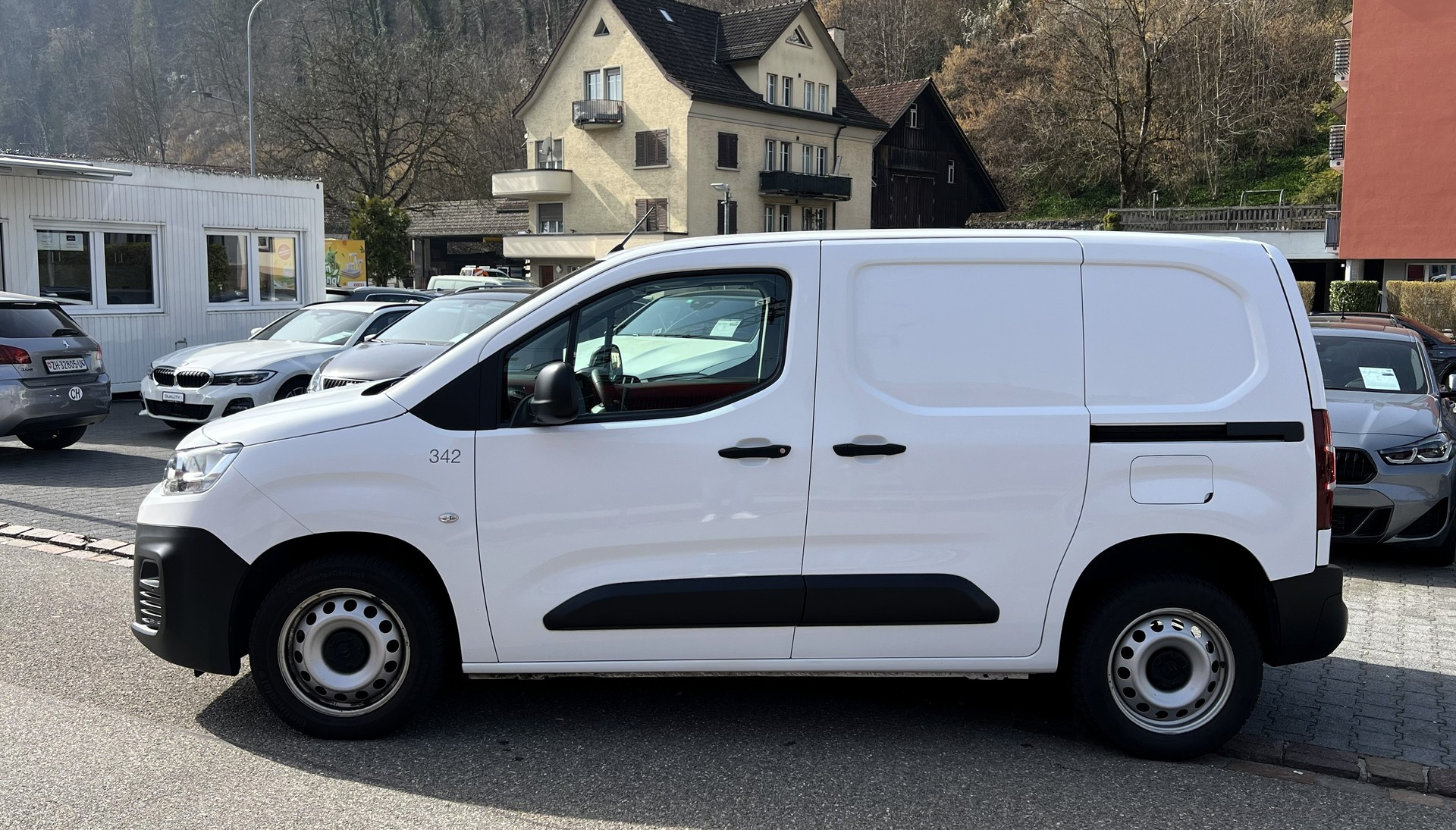 CITROEN Berlingo Van 1.6 Blue HDi 100 s/s Club 650kg-showroom-element-1