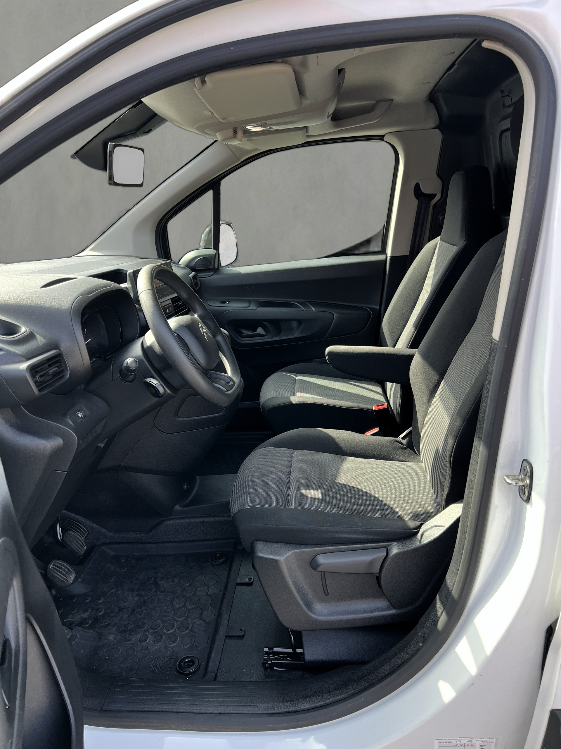 CITROEN Berlingo Van 1.6 Blue HDi 100 s/s Club 650kg-image-17
