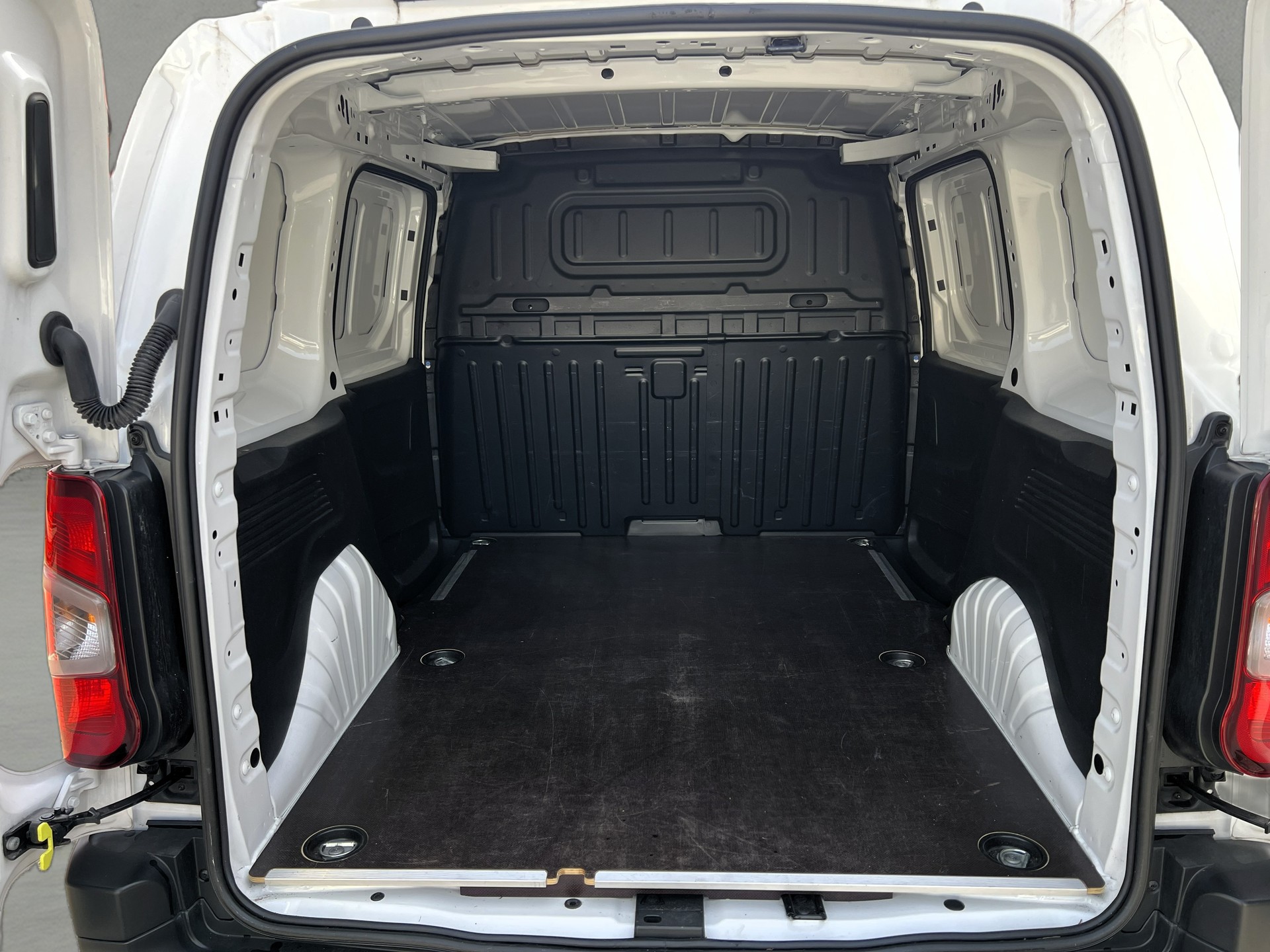 CITROEN Berlingo Van 1.6 Blue HDi 100 s/s Club 650kg-image-6