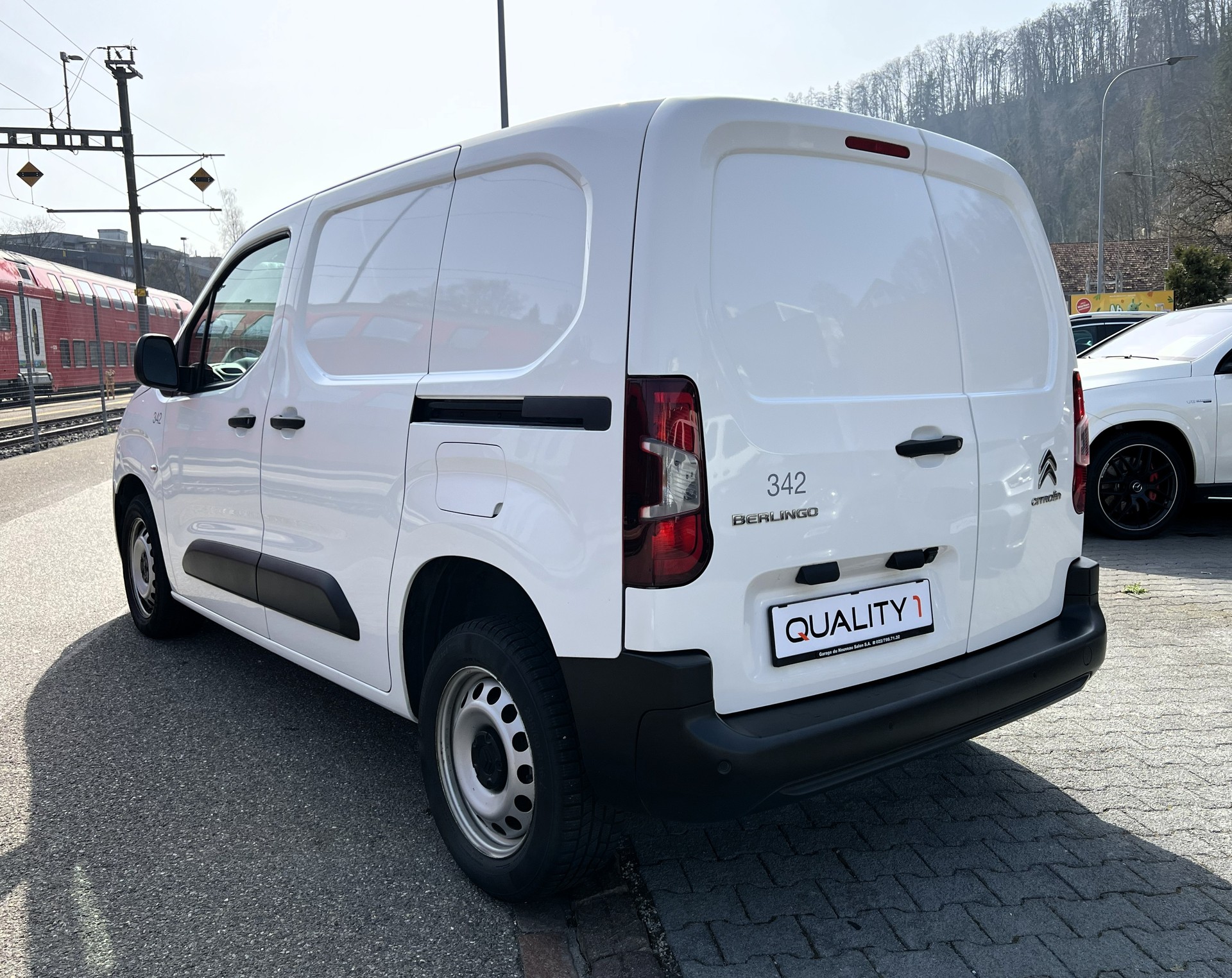 CITROEN Berlingo Van 1.6 Blue HDi 100 s/s Club 650kg-showroom-element-3