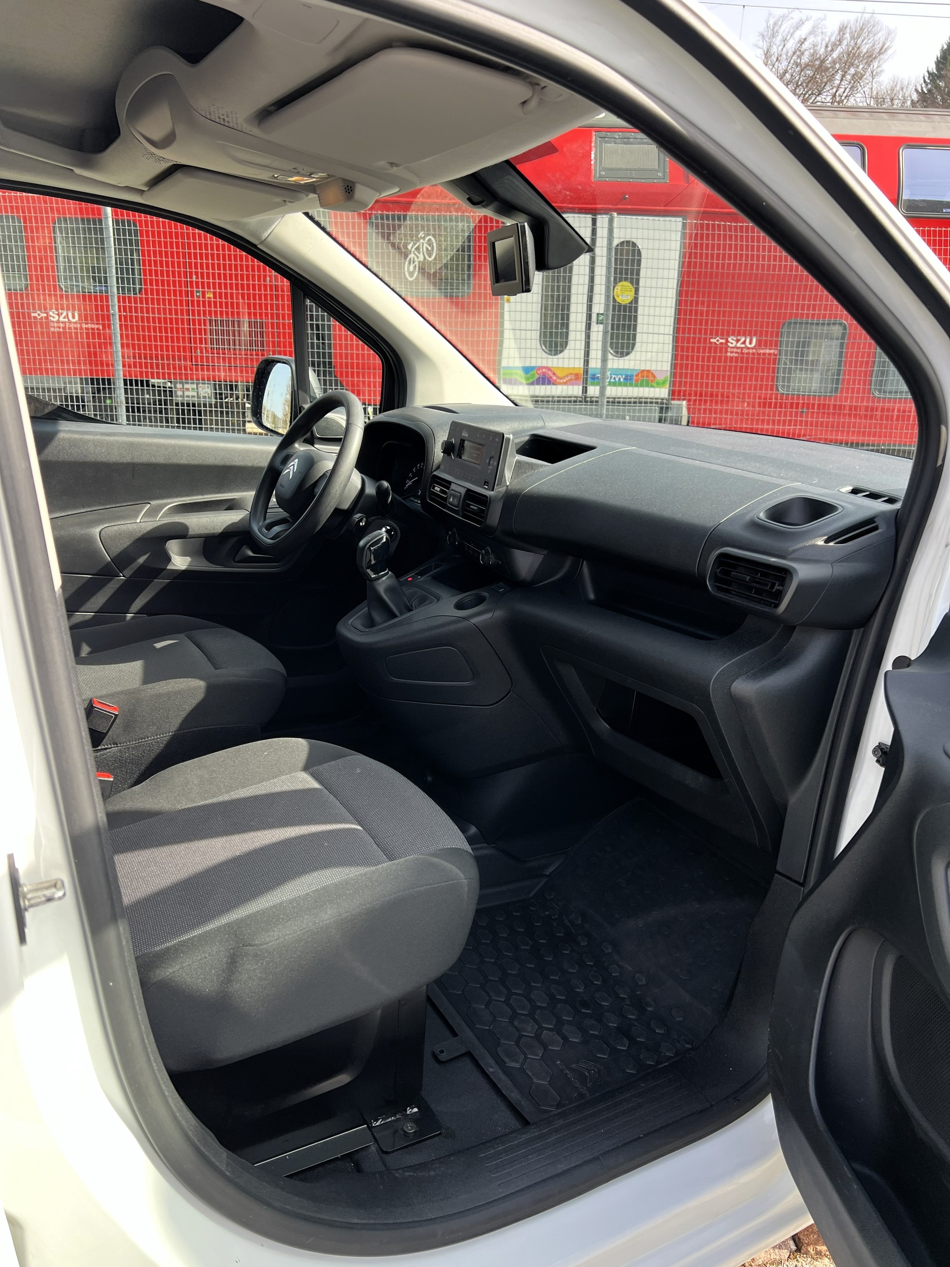 CITROEN Berlingo Van 1.6 Blue HDi 100 s/s Club 650kg-image-15