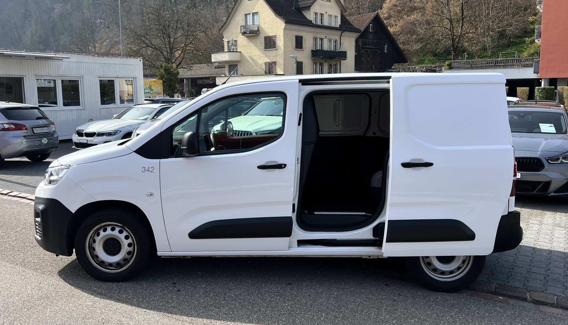 CITROEN Berlingo Van 1.6 Blue HDi 100 s/s Club 650kg-showroom-element-2