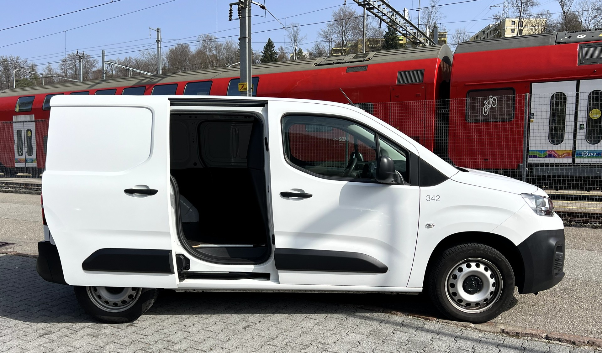CITROEN Berlingo Van 1.6 Blue HDi 100 s/s Club 650kg-image-9