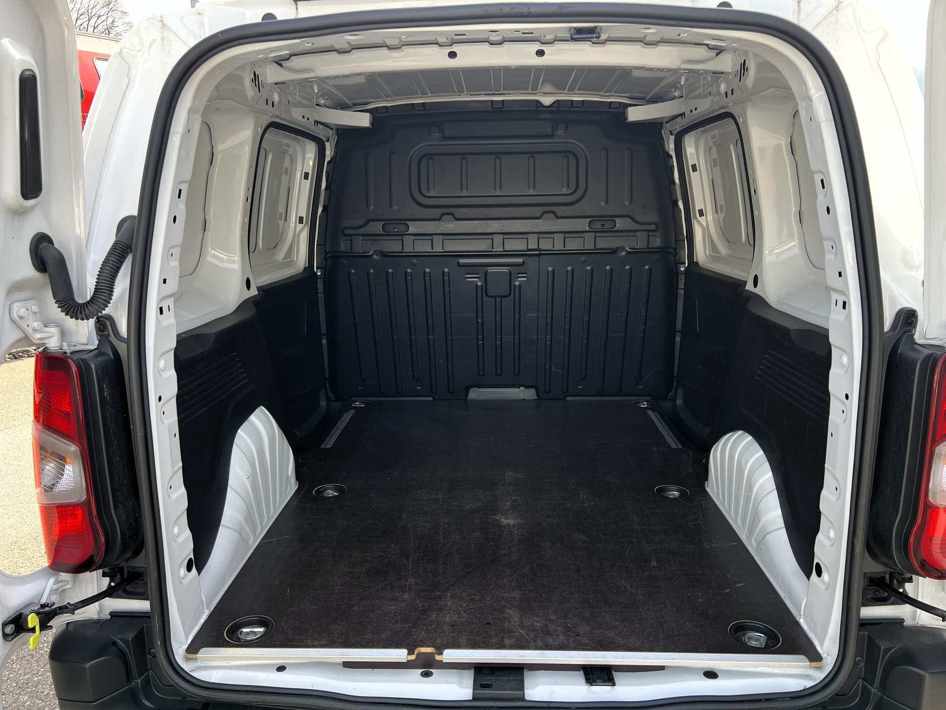 CITROEN Berlingo Van 1.6 Blue HDi 100 s/s Club 650kg-image-6