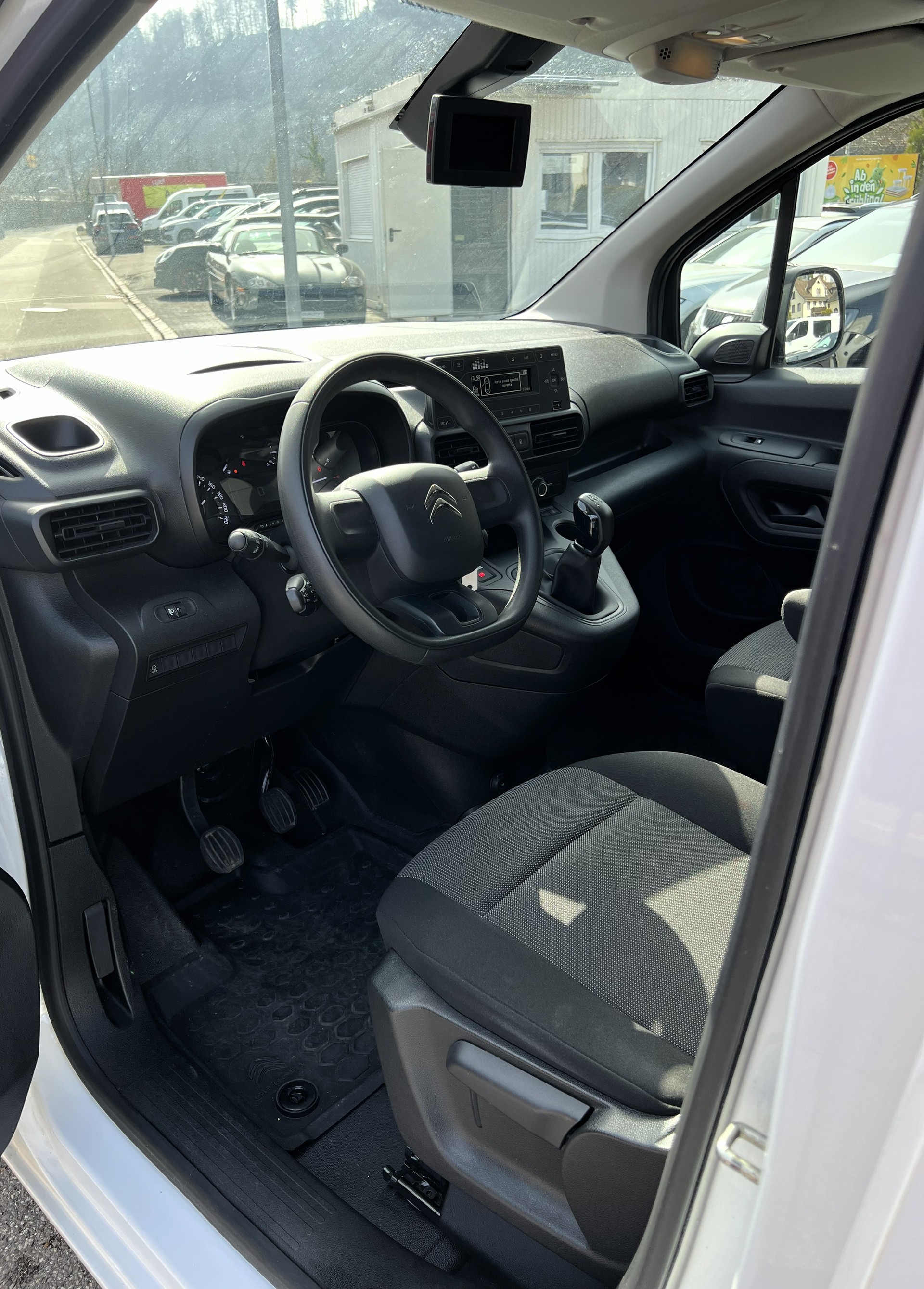 CITROEN Berlingo Van 1.6 Blue HDi 100 s/s Club 650kg-image-18