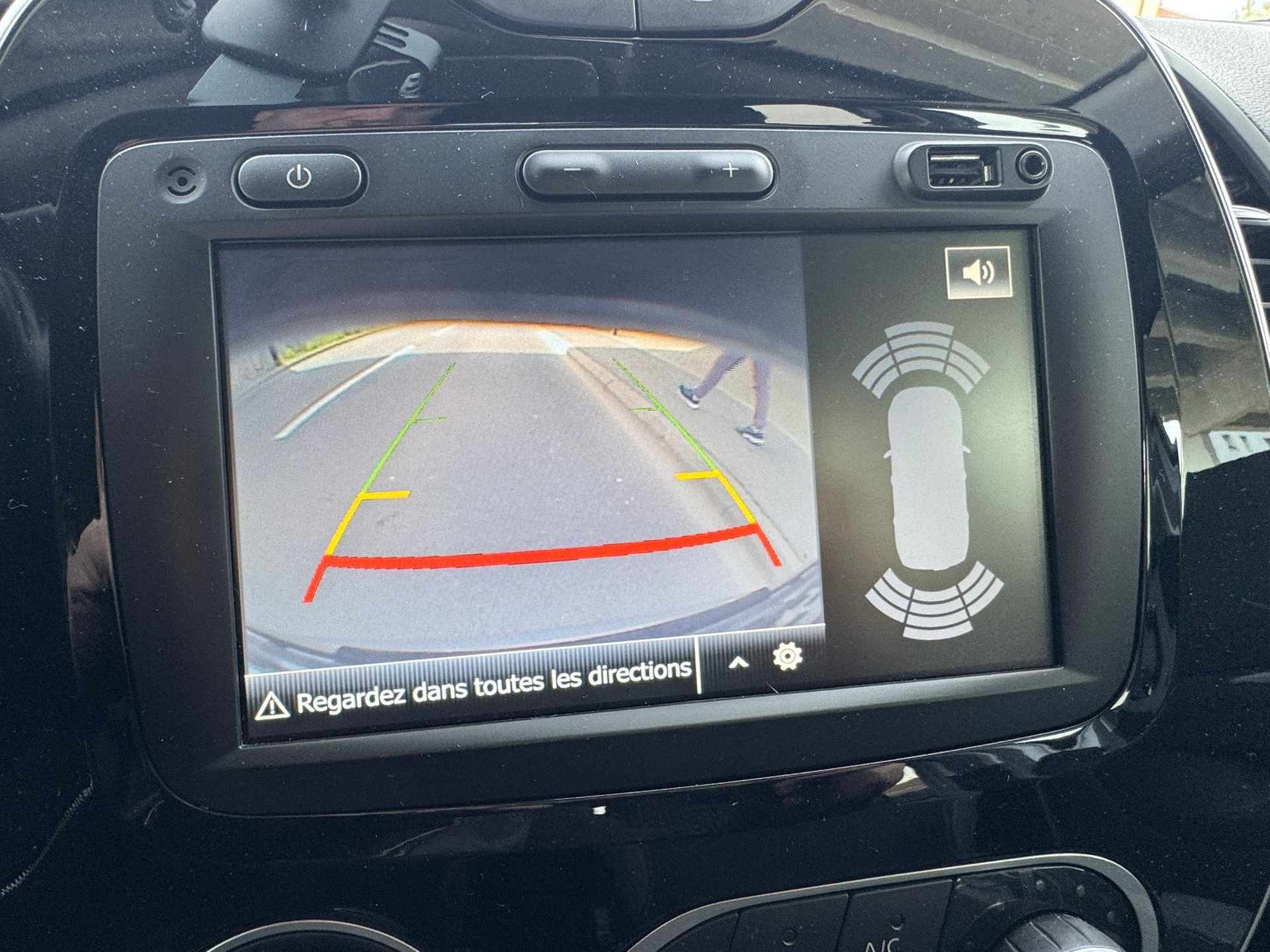 RENAULT Captur 1.3 T 16V Red Edition EDC-image-10