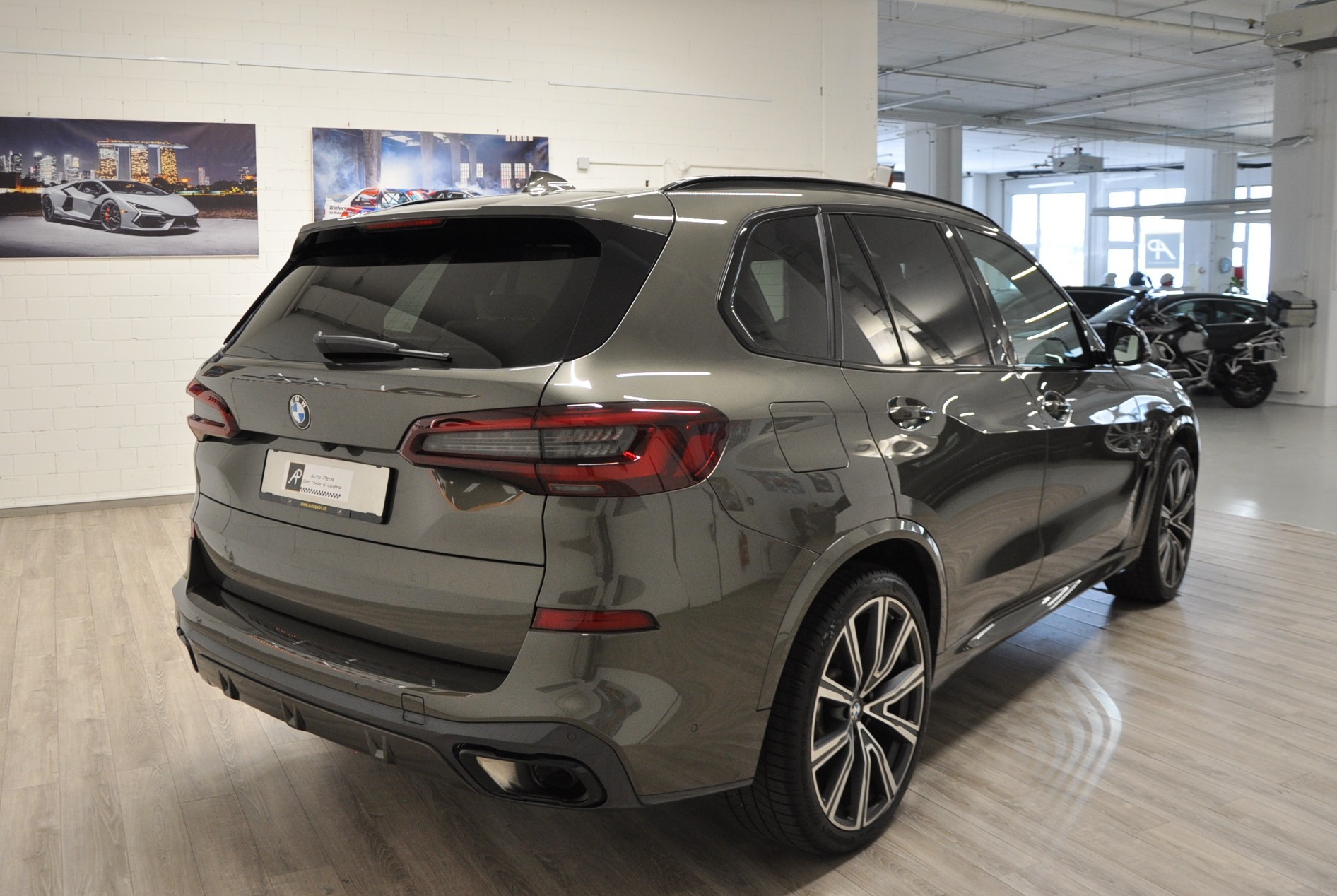 BMW X5 xDrive 48V 30d M Sport Steptronic-showroom-element-3