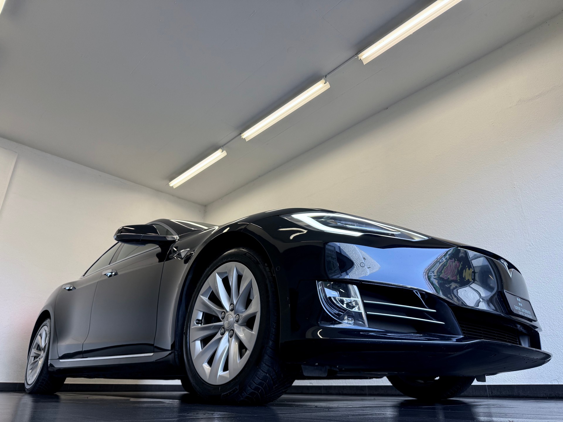 TESLA Model S 75 D-image-2