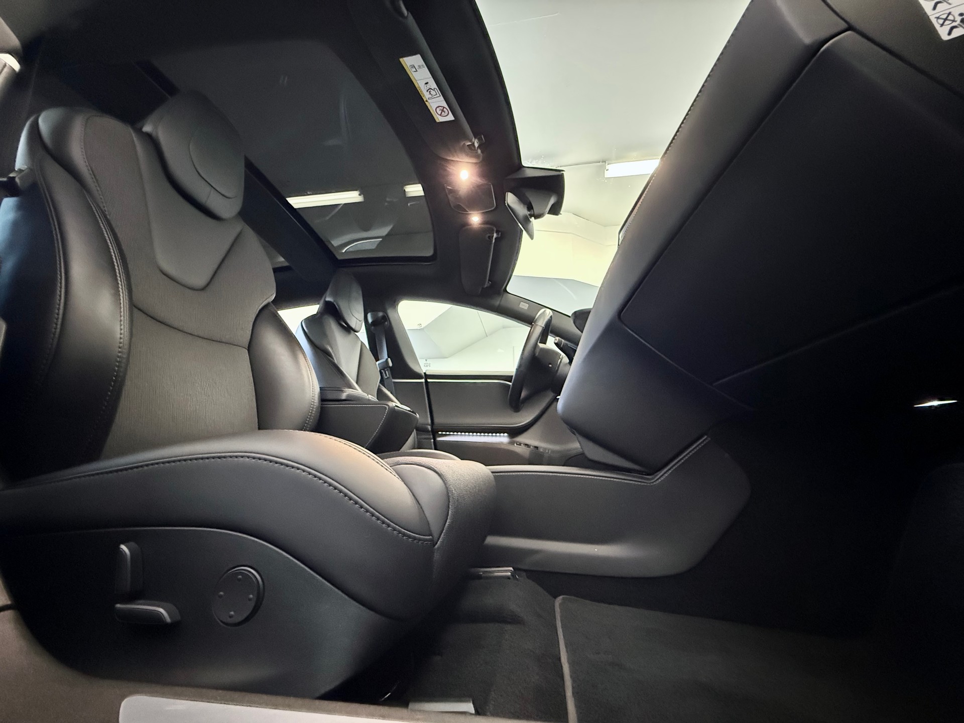 TESLA Model S 75 D-image-18