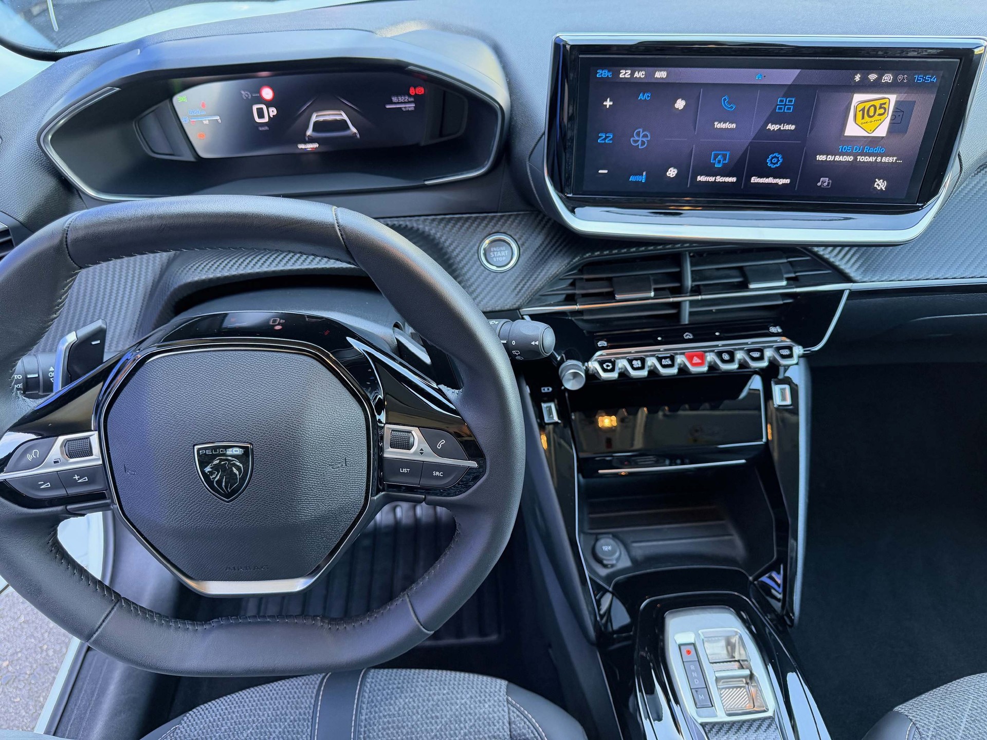 PEUGEOT 208 1.2 Hybrid 145 Allure-image-10