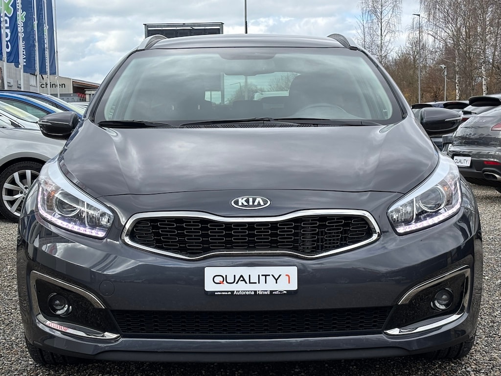 KIA Cee'd Sportswagon 1.6 CRDi Swiss Champion DCT-image-1