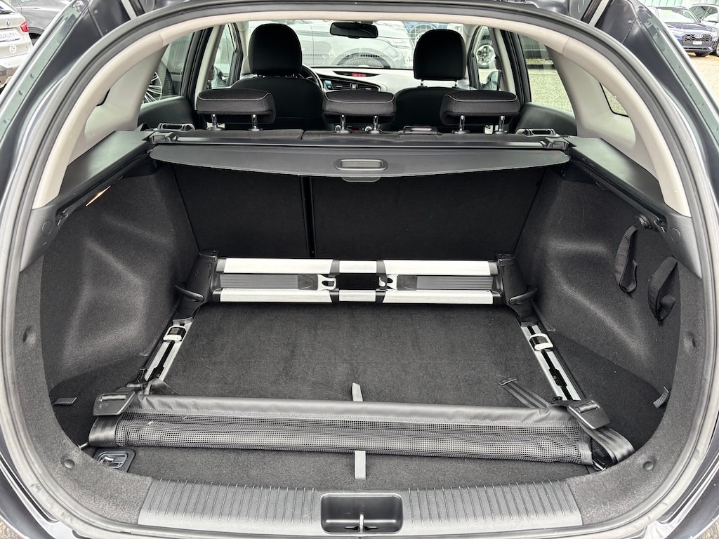 KIA Cee'd Sportswagon 1.6 CRDi Swiss Champion DCT-image-14