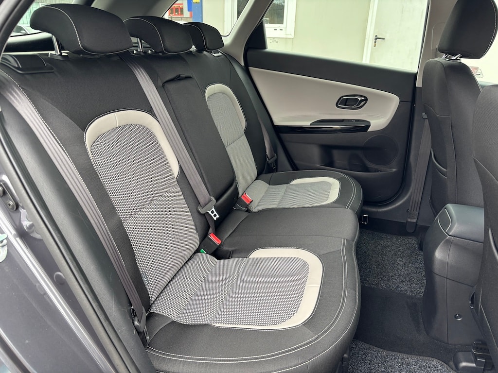 KIA Cee'd Sportswagon 1.6 CRDi Swiss Champion DCT-image-13