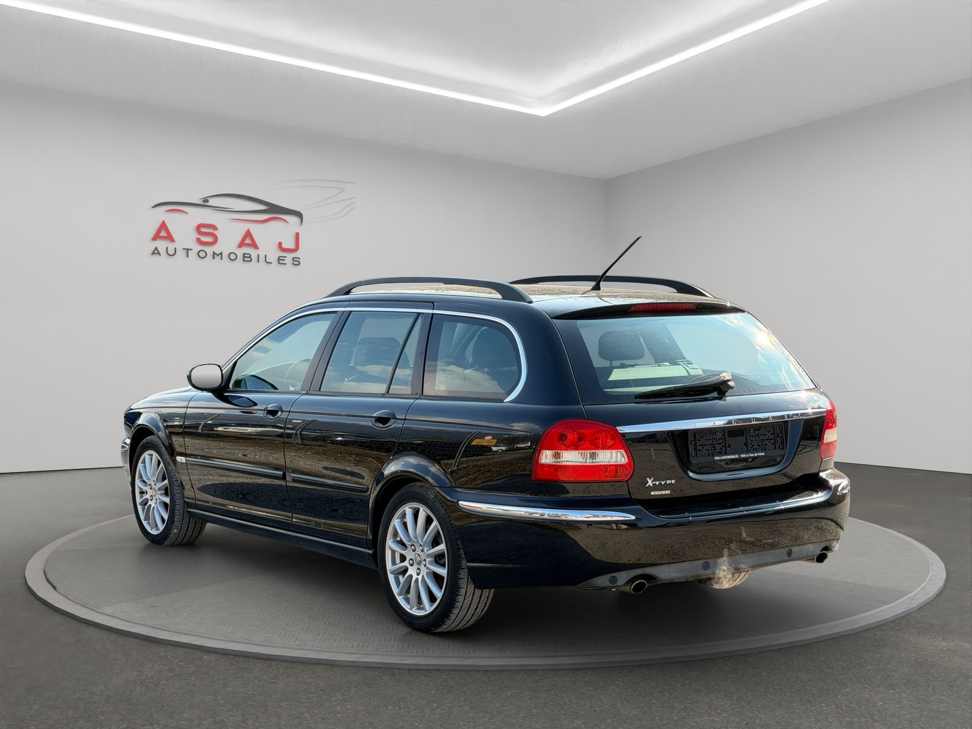 JAGUAR X-Type Estate 3.0 V6 Traction4 Executive-image-4