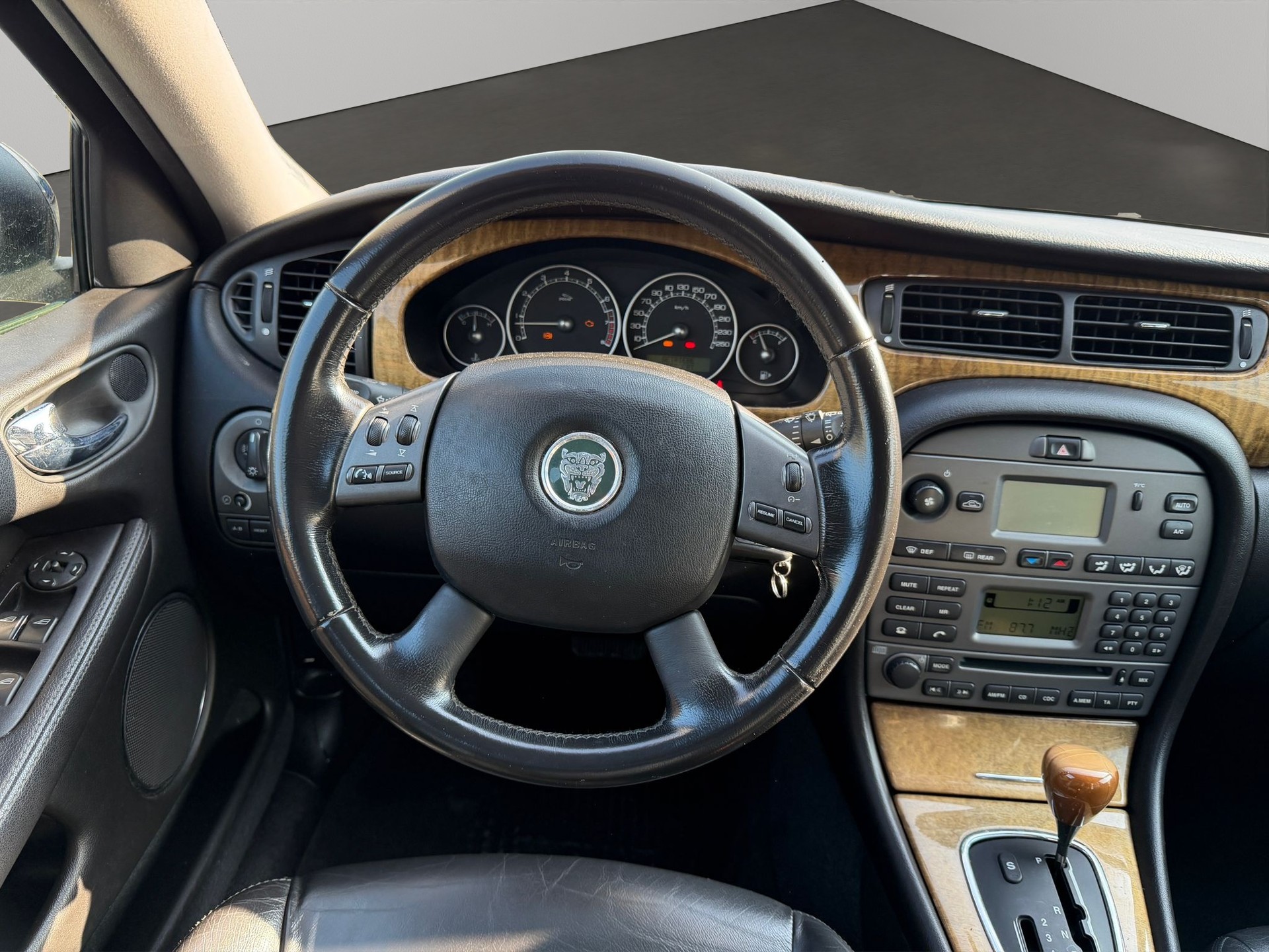 JAGUAR X-Type Estate 3.0 V6 Traction4 Executive-image-9