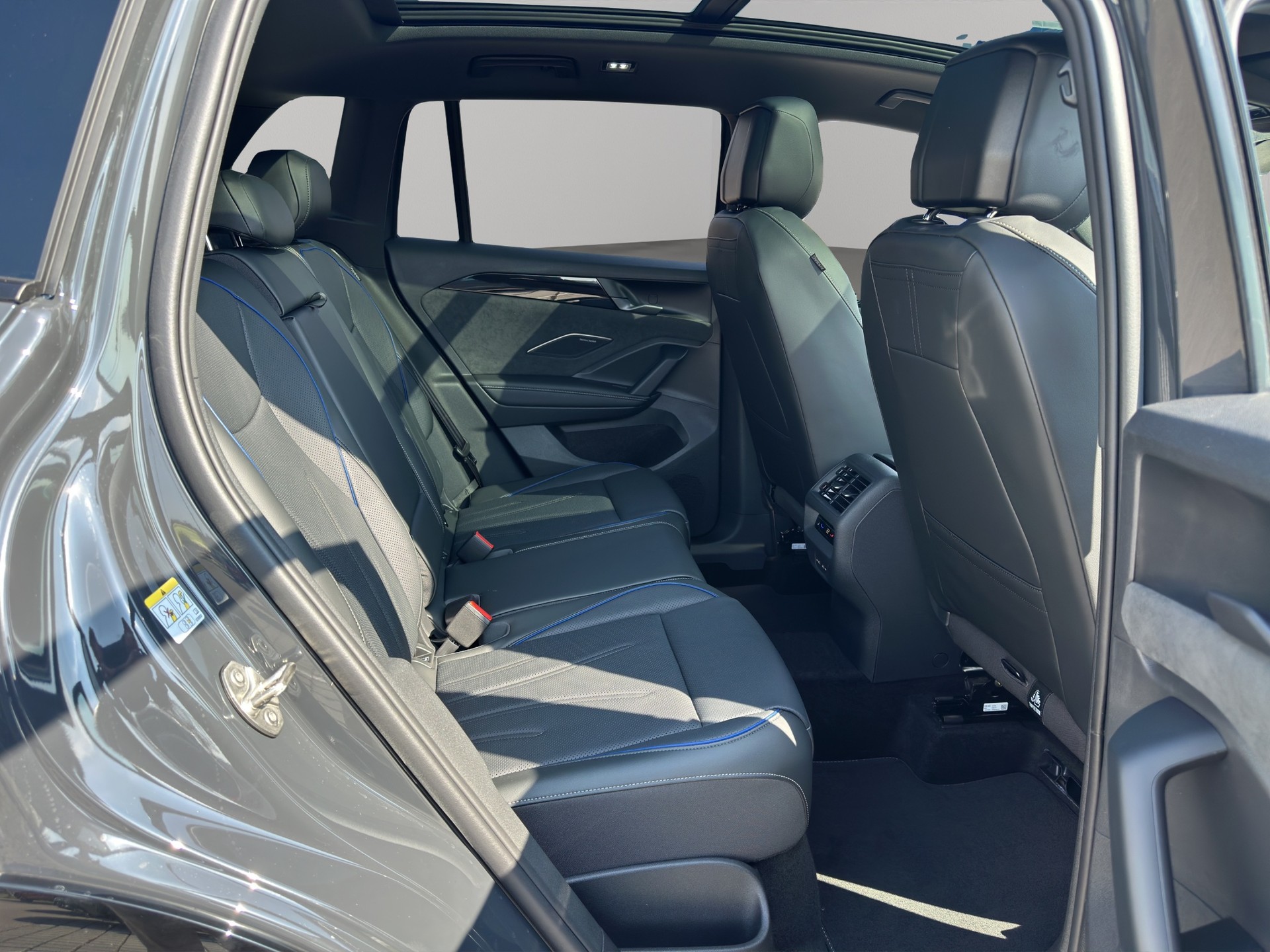 VW Tiguan 2.0 TSI DSG R-Line 4Motion-image-10