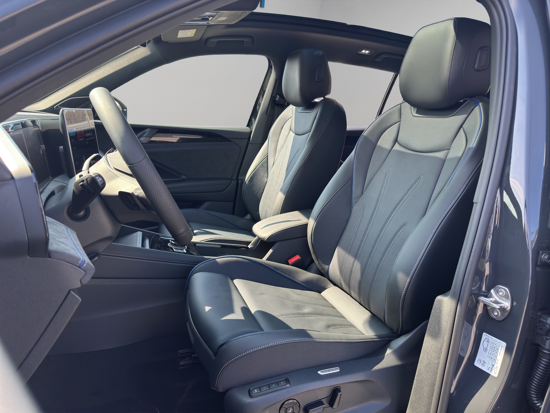 VW Tiguan 2.0 TSI DSG R-Line 4Motion-image-8