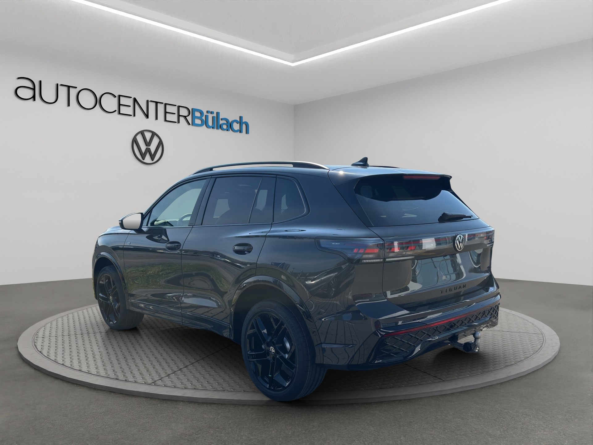 VW Tiguan 2.0 TSI DSG R-Line 4Motion-image-6