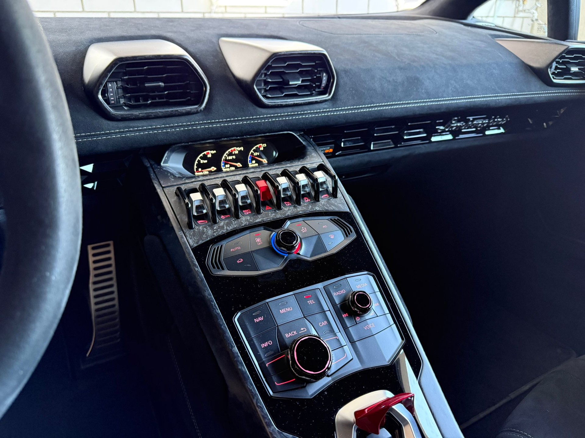 LAMBORGHINI Huracan LP640-4 Coupé Performante DCT-image-11