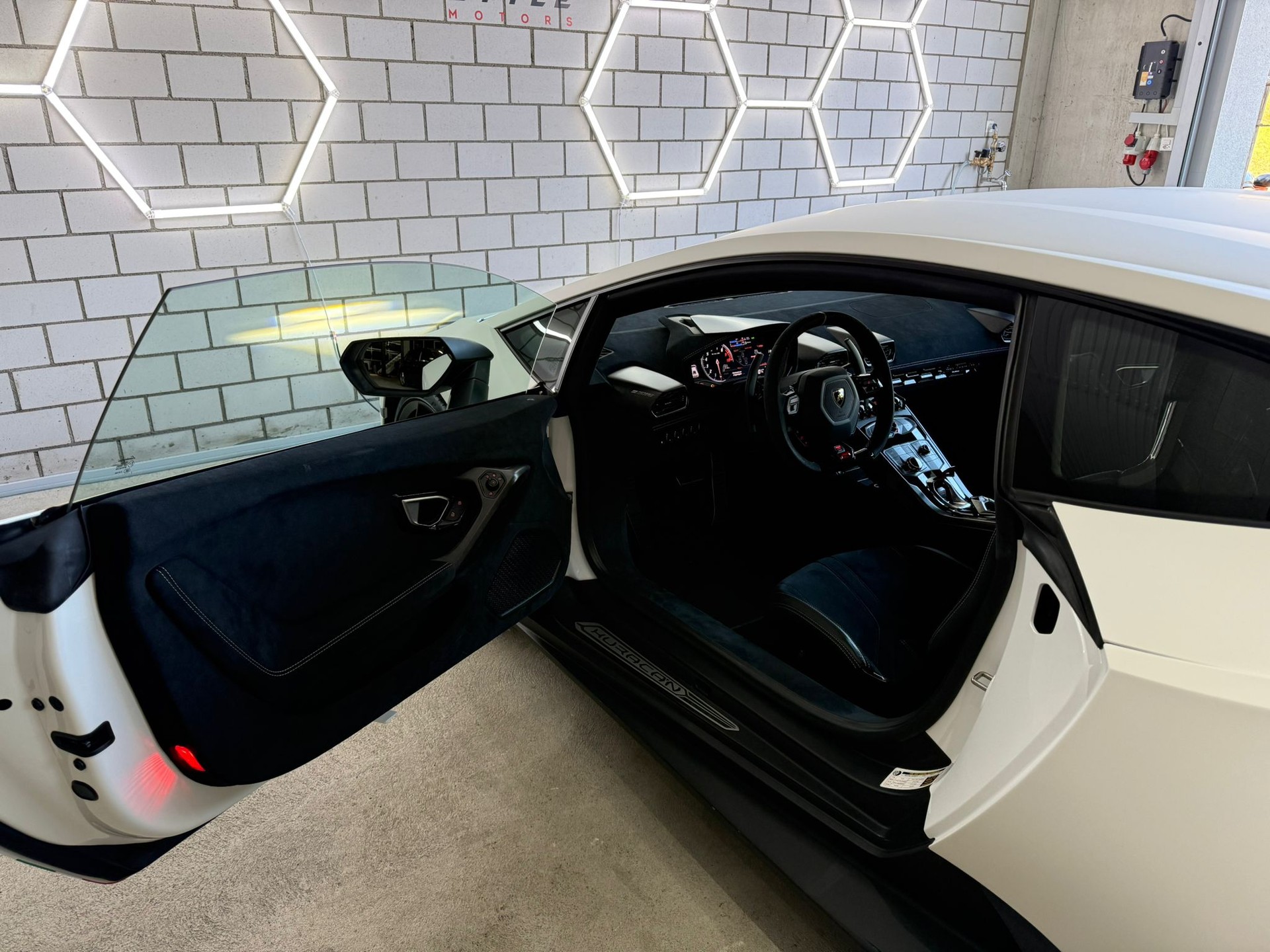 LAMBORGHINI Huracan LP640-4 Coupé Performante DCT-image-6