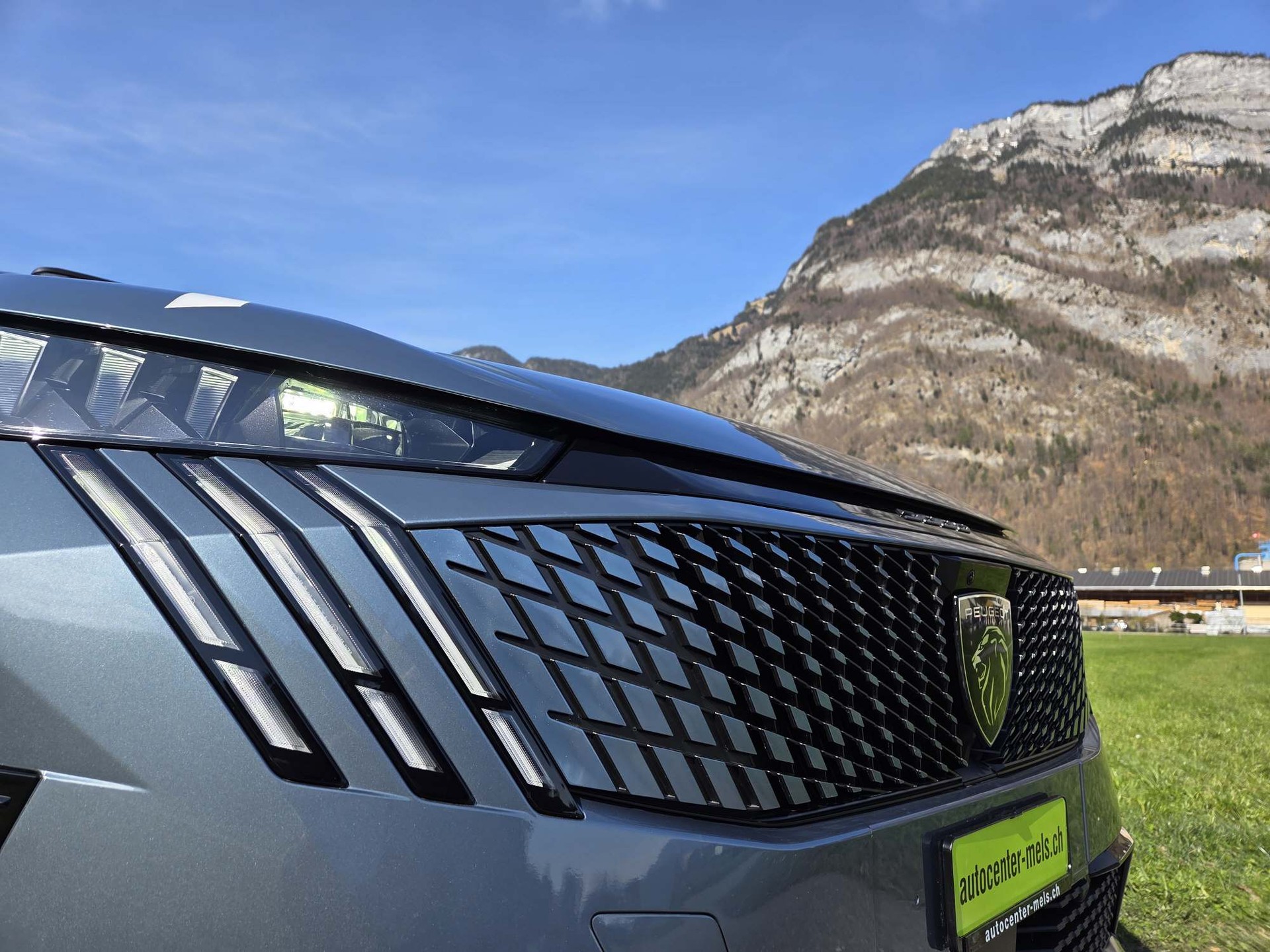 PEUGEOT 5008 e-Launch Edition AWD-image-1