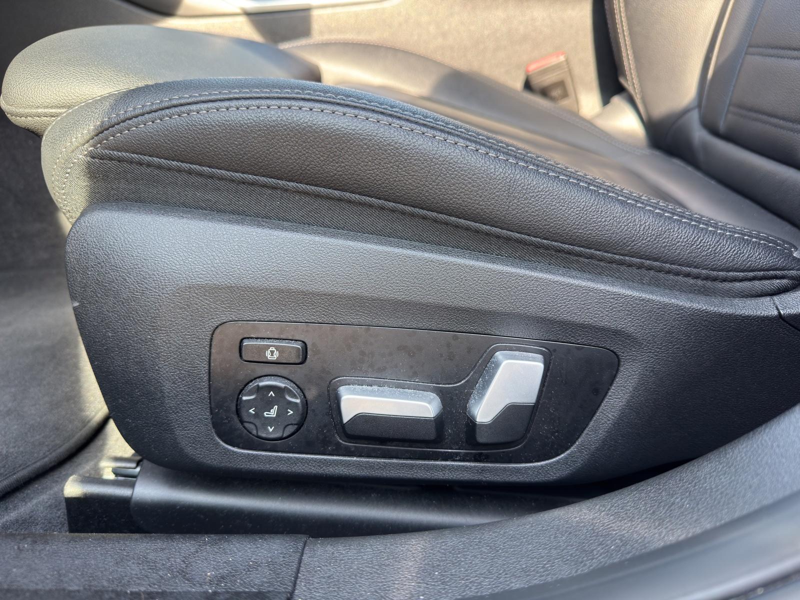 BMW 330i xDrive SAG Touring-image-18
