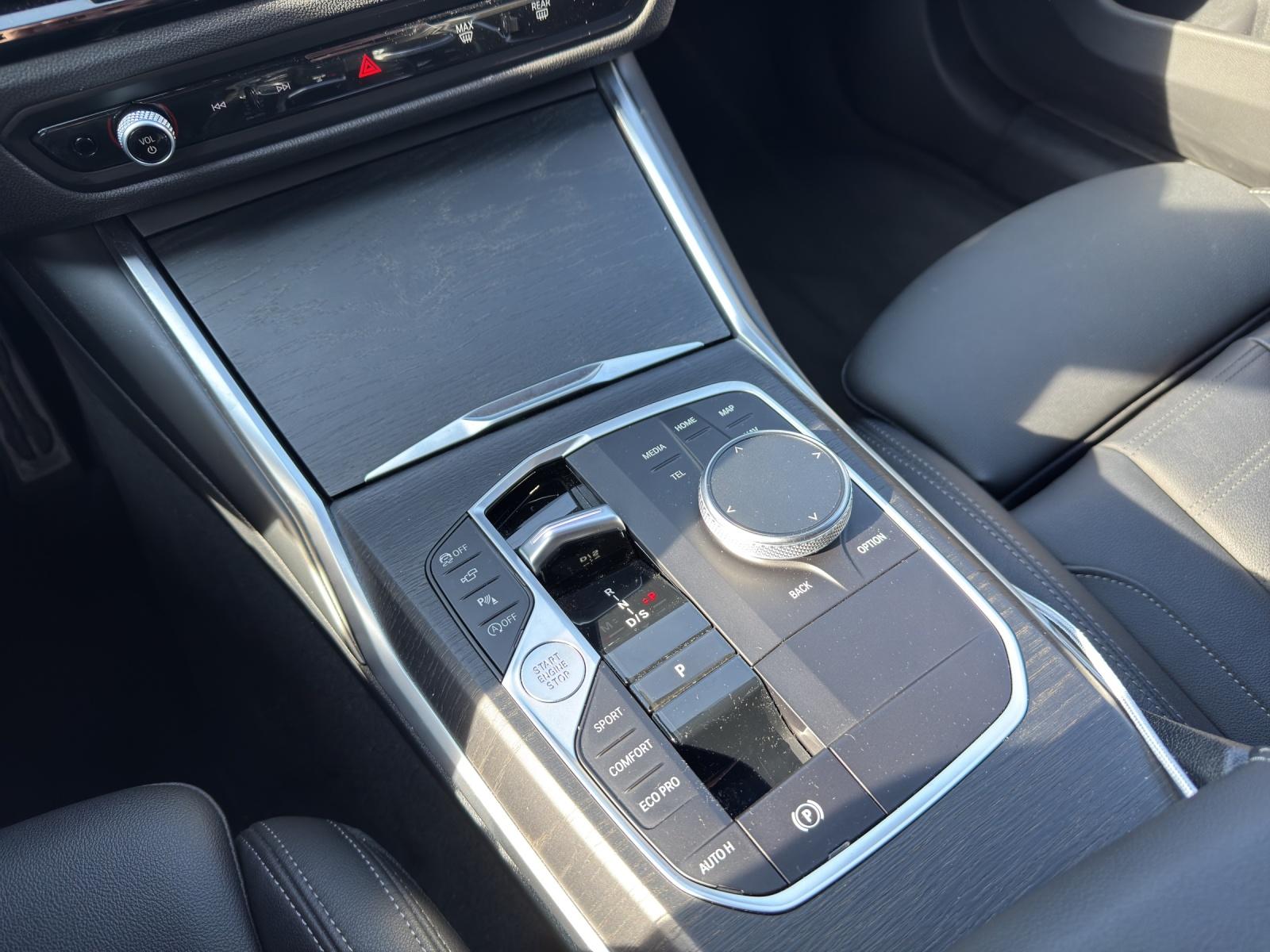 BMW 330i xDrive SAG Touring-image-13