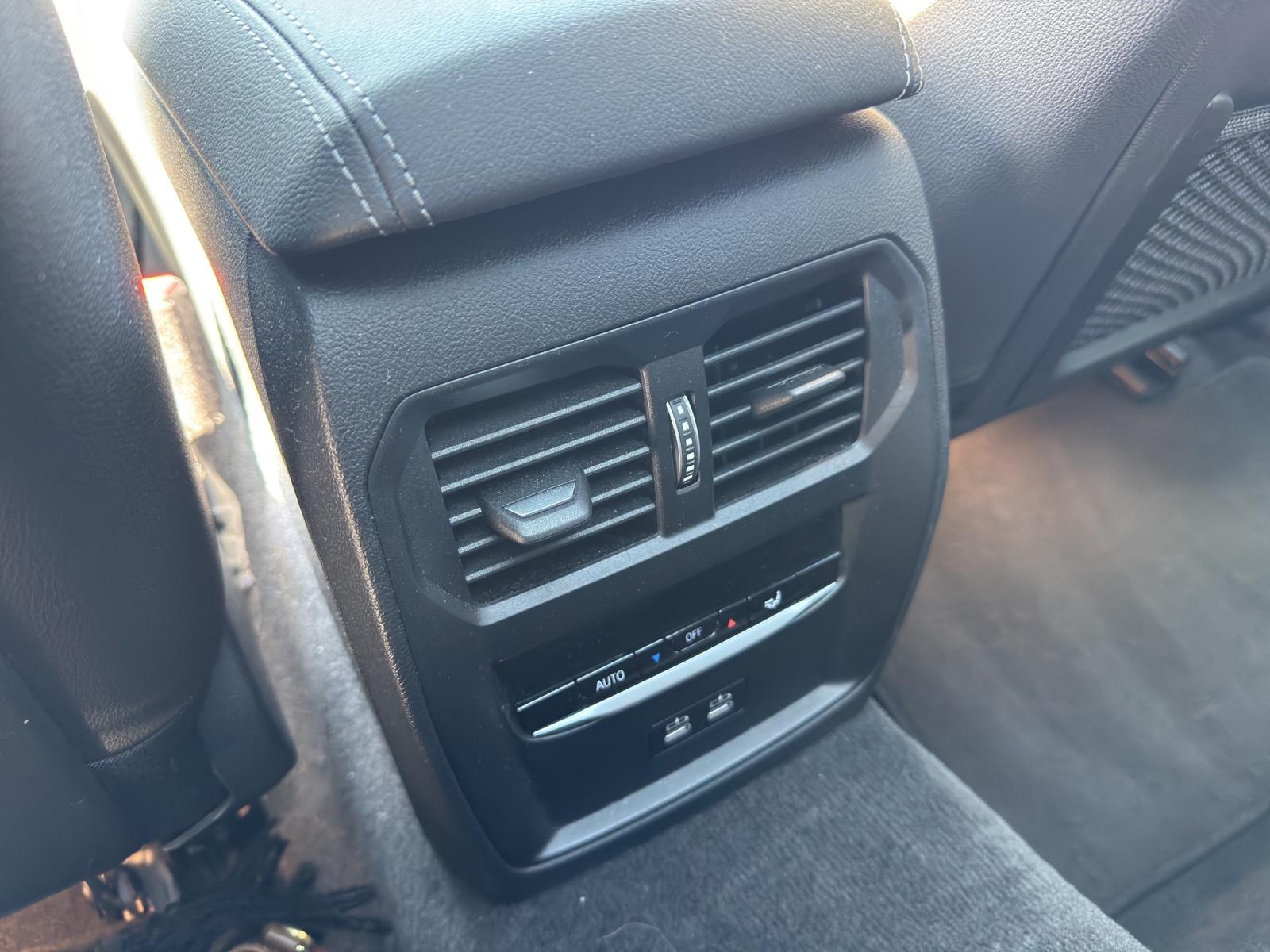 BMW 330i xDrive SAG Touring-image-19