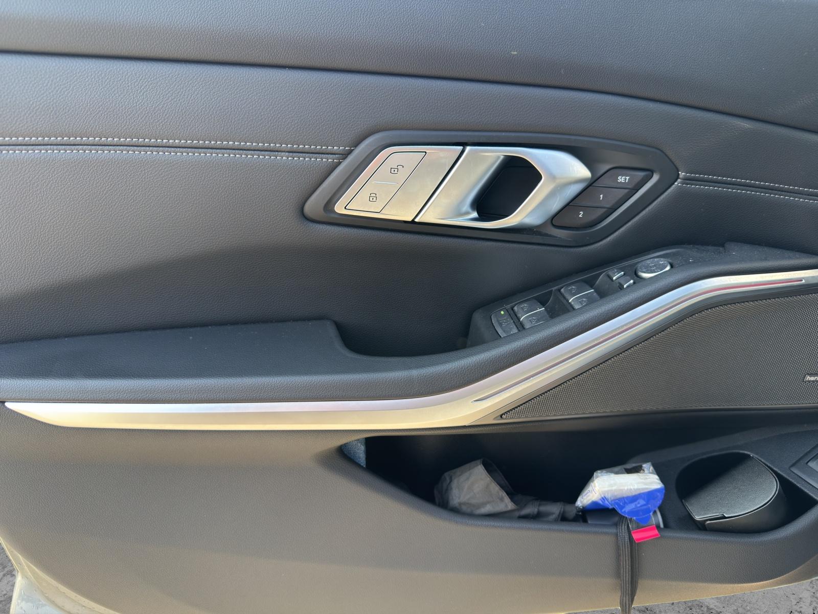 BMW 330i xDrive SAG Touring-image-16