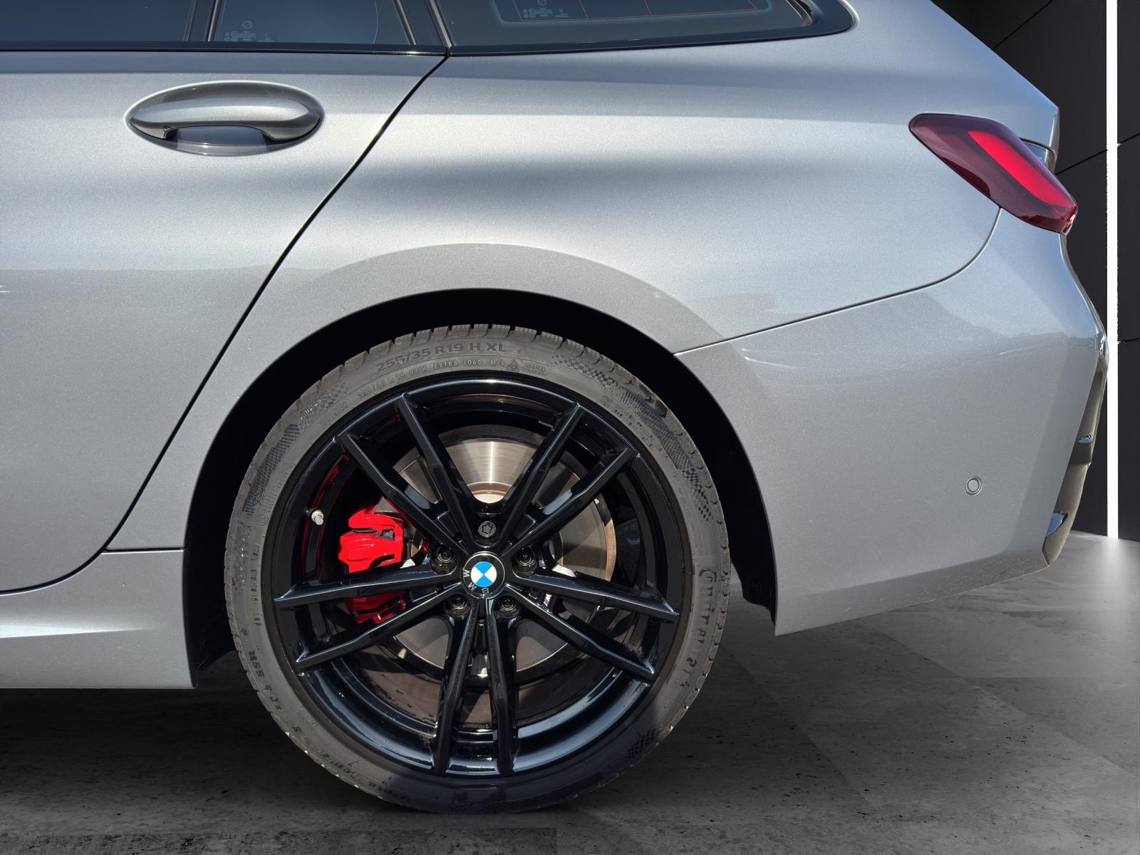 BMW 330i xDrive SAG Touring-image-8