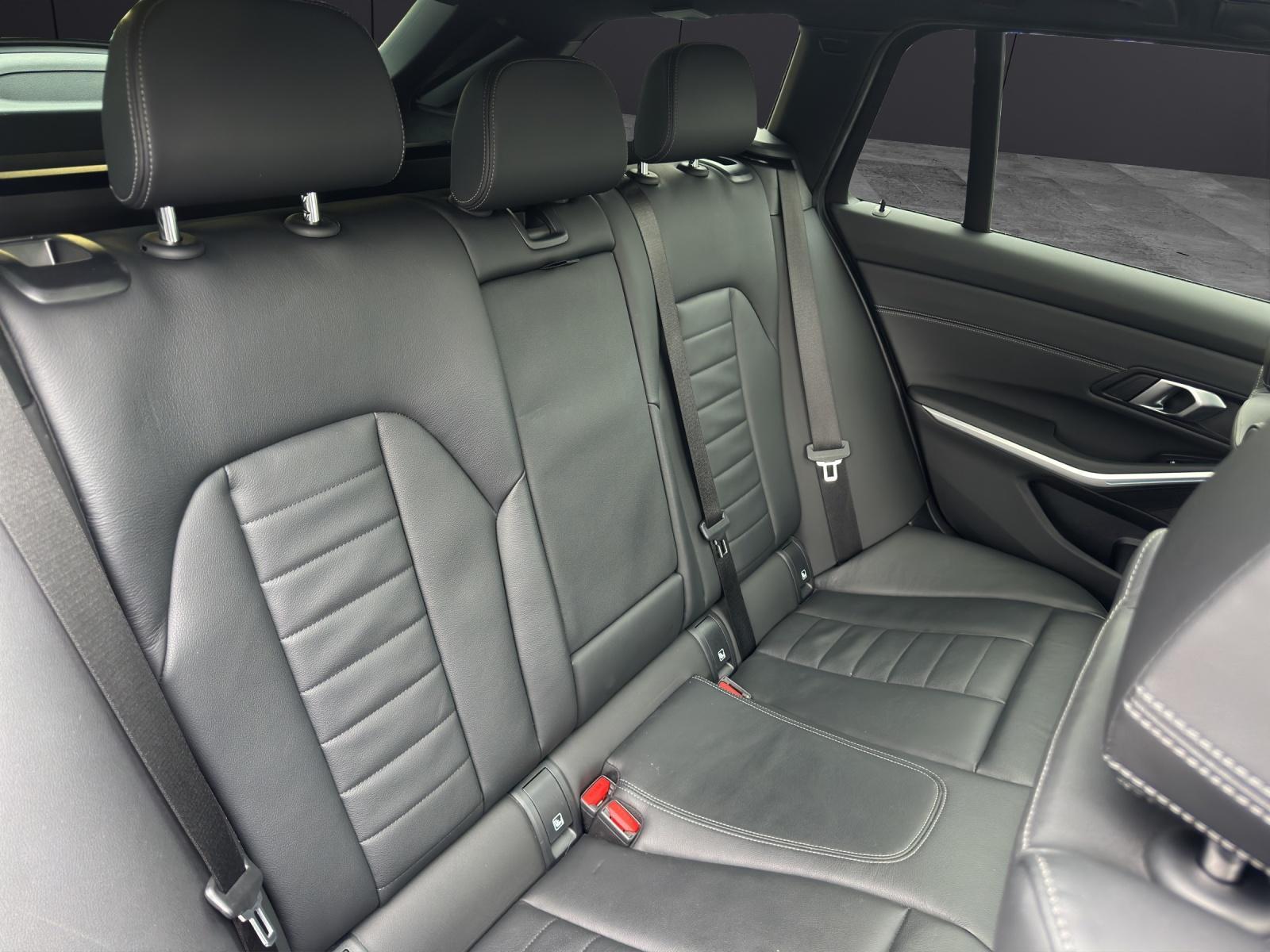 BMW 330i xDrive SAG Touring-image-20