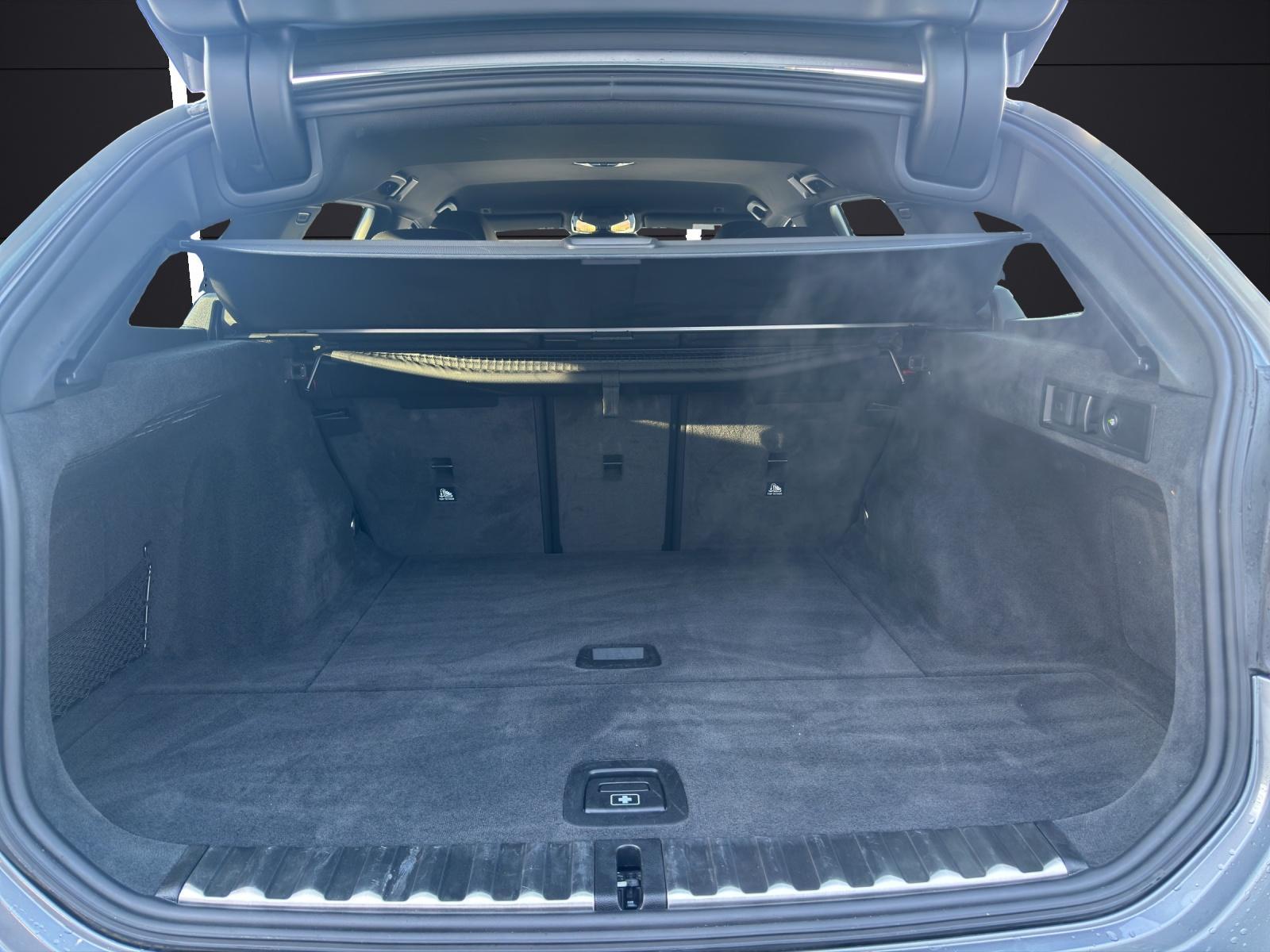 BMW 330i xDrive SAG Touring-image-21