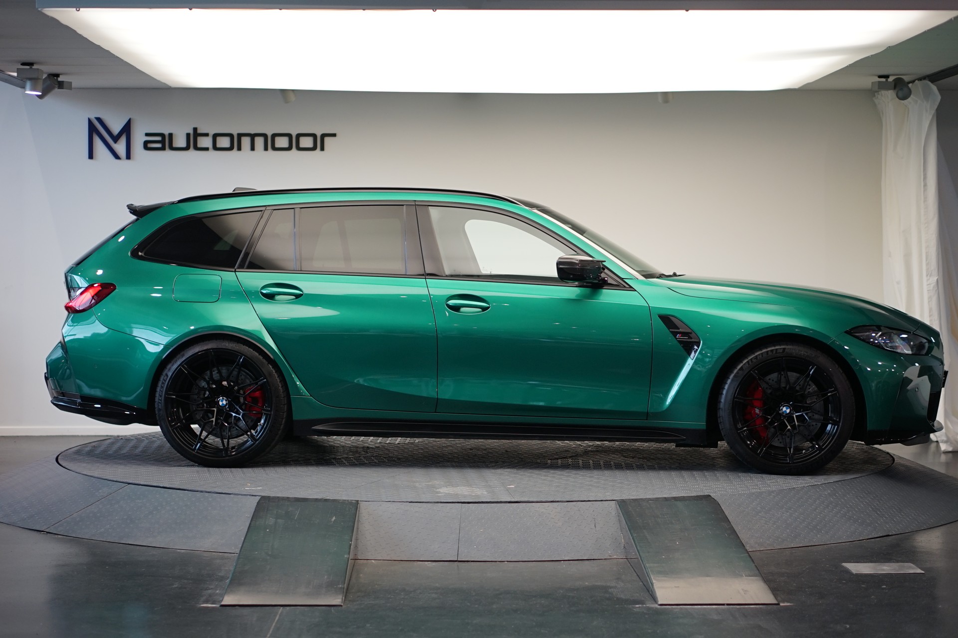 BMW M3 Touring xDrive Competition M *CH-Fahrzeug* *Carbon Paket*-image-3