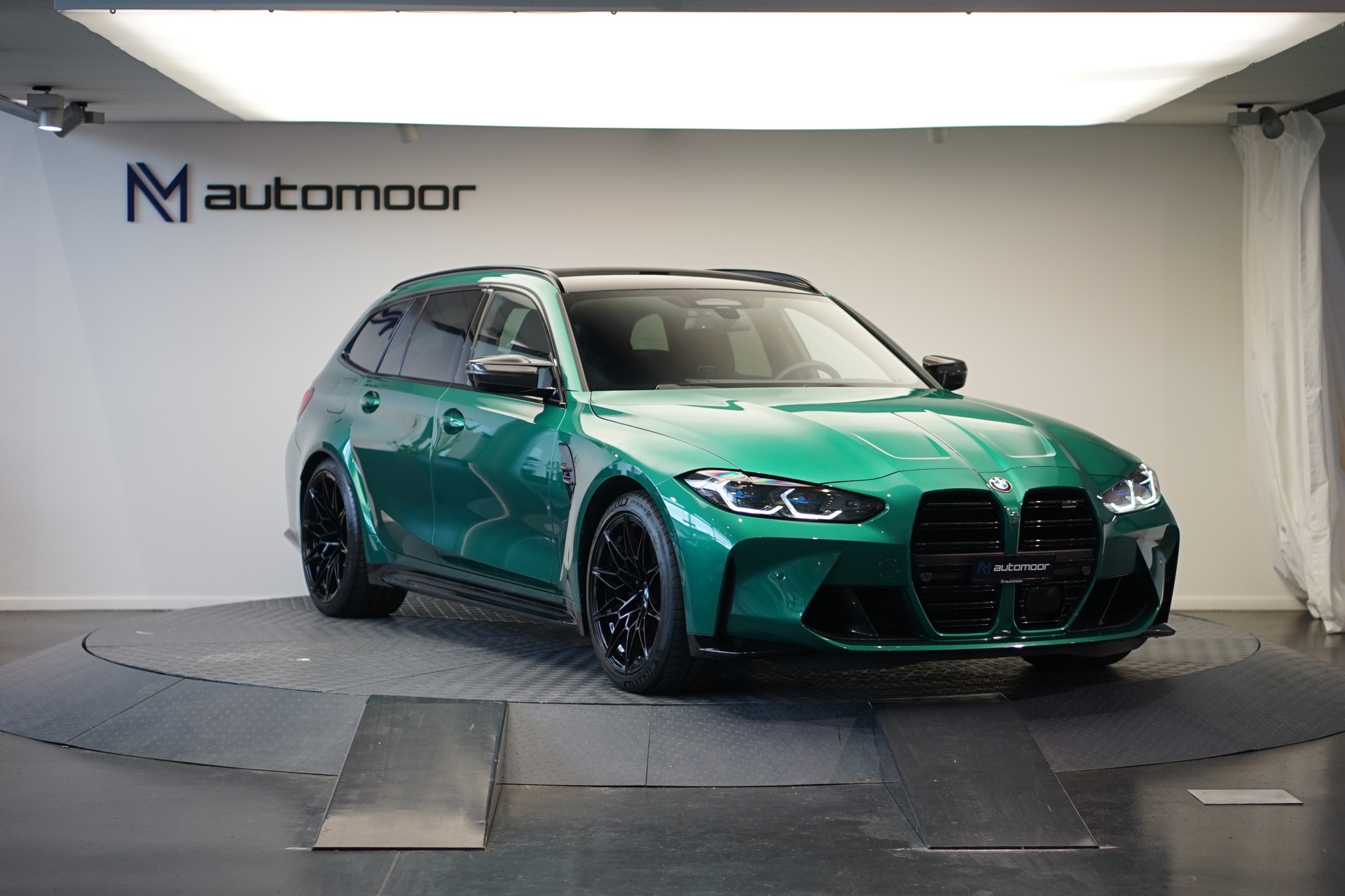 BMW M3 Touring xDrive Competition M *CH-Fahrzeug* *Carbon Paket*-image-2