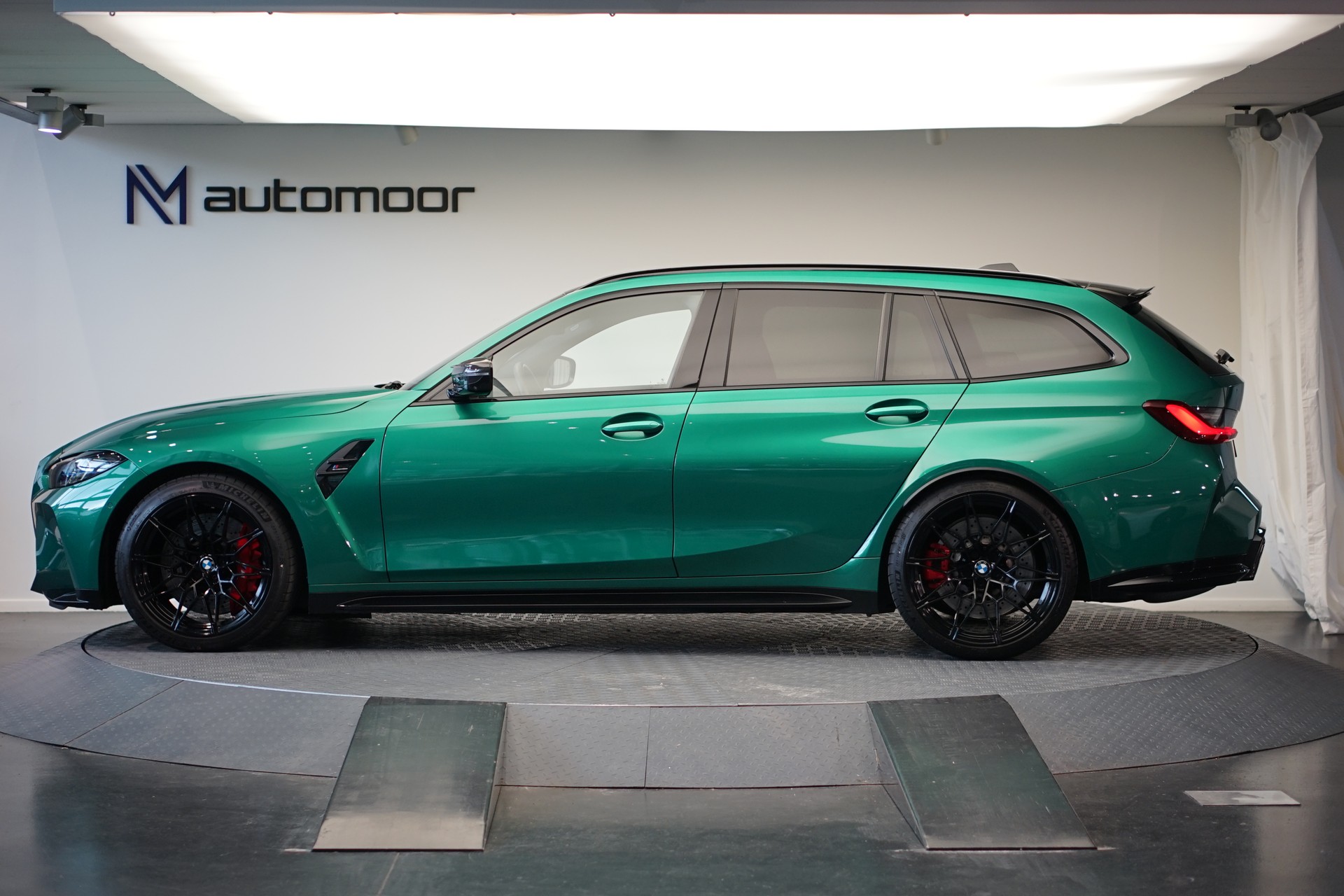 BMW M3 Touring xDrive Competition M *CH-Fahrzeug* *Carbon Paket*-image-7