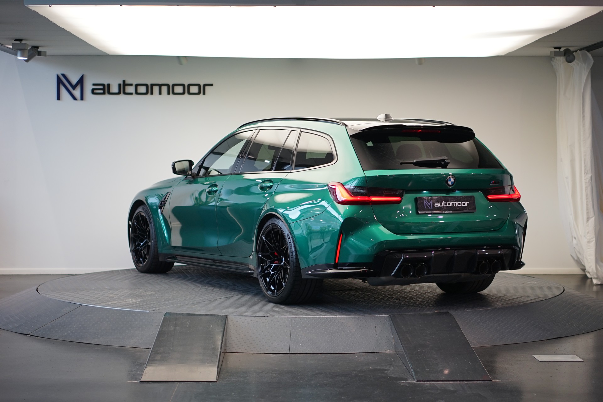 BMW M3 Touring xDrive Competition M *CH-Fahrzeug* *Carbon Paket*-image-6
