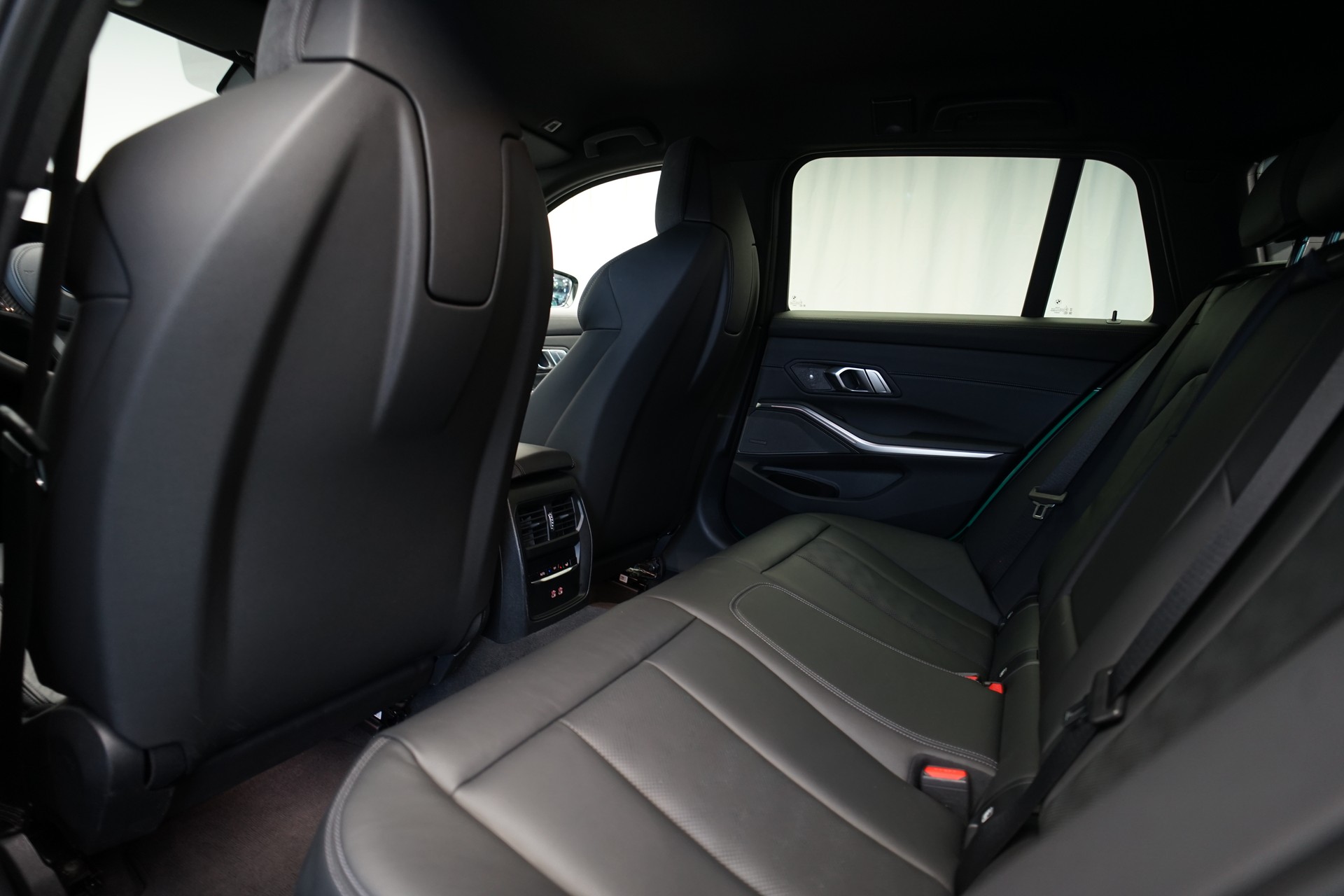 BMW M3 Touring xDrive Competition M *CH-Fahrzeug* *Carbon Paket*-image-18
