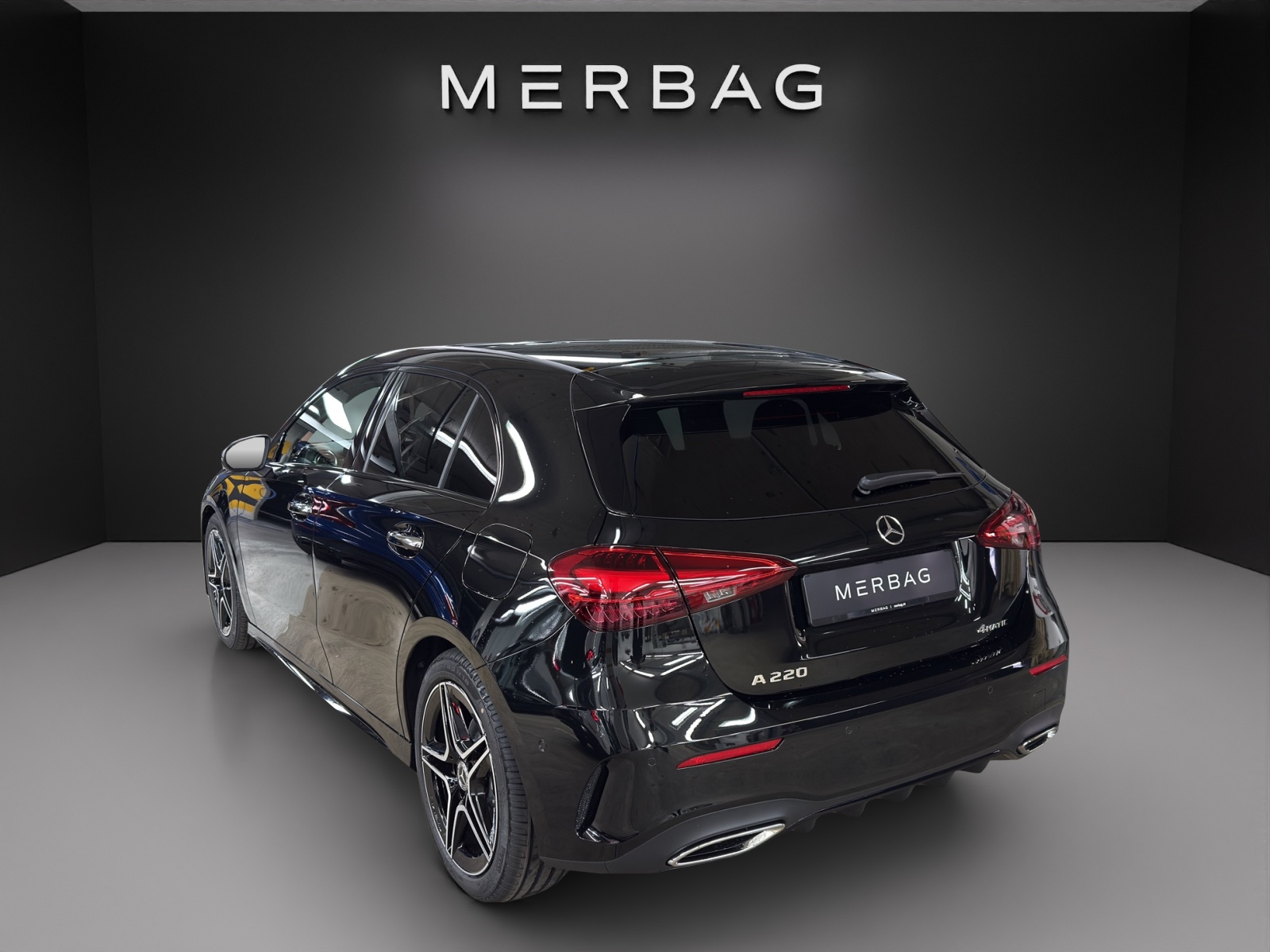 MERCEDES-BENZ A 220 4Matic 8G-DCT-image-2