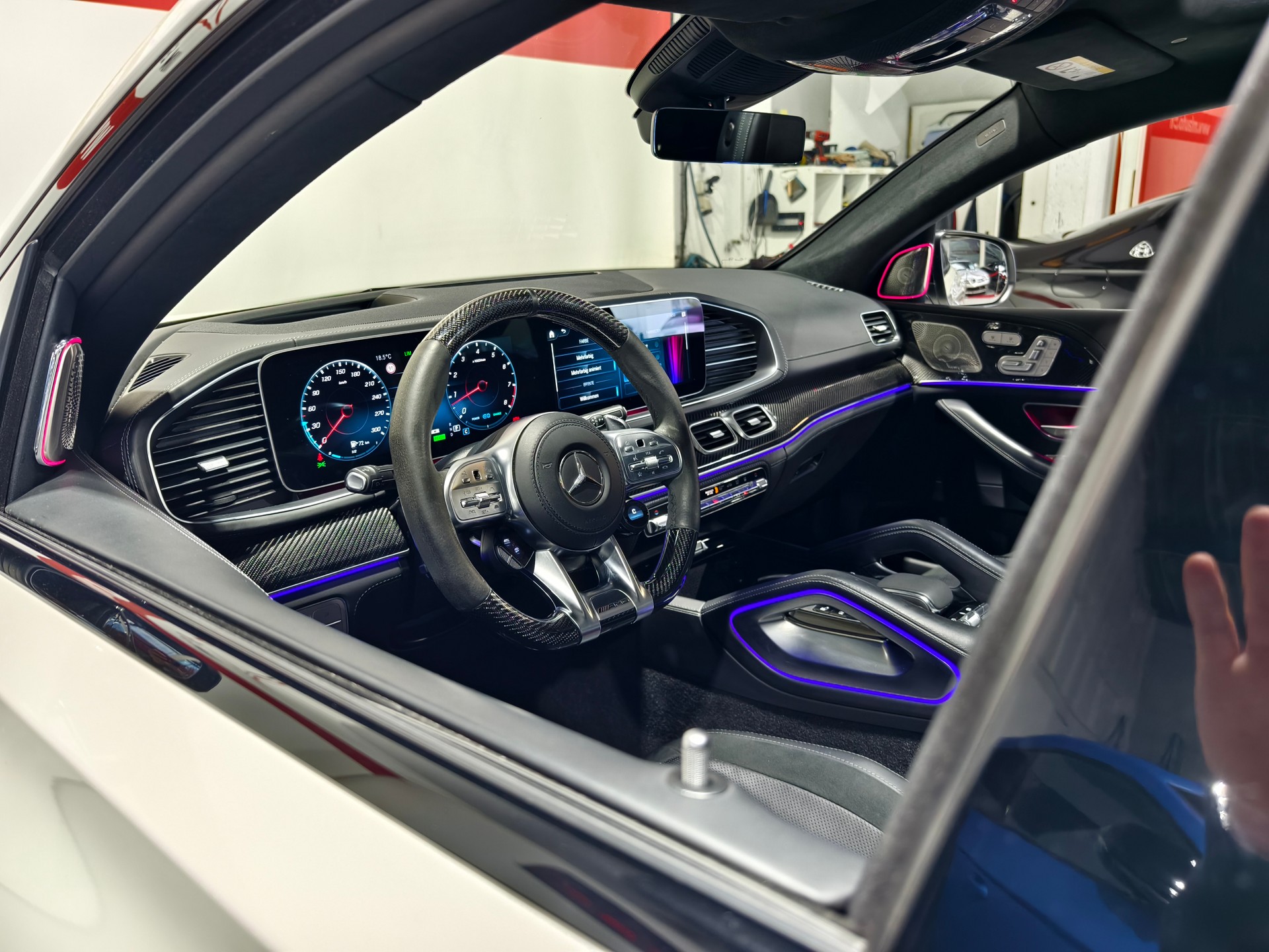 MERCEDES-BENZ GLE 63 S AMG 4matic+ Coupé-image-13