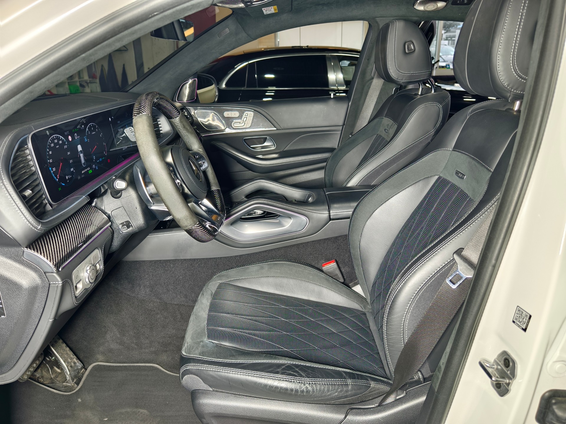 MERCEDES-BENZ GLE 63 S AMG 4matic+ Coupé-image-10