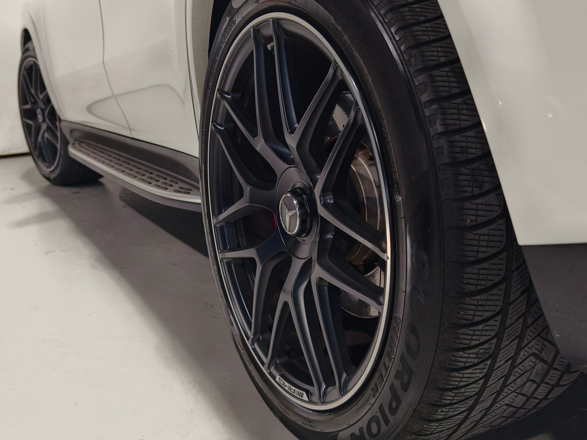 MERCEDES-BENZ GLE 63 S AMG 4matic+ Coupé-image-24