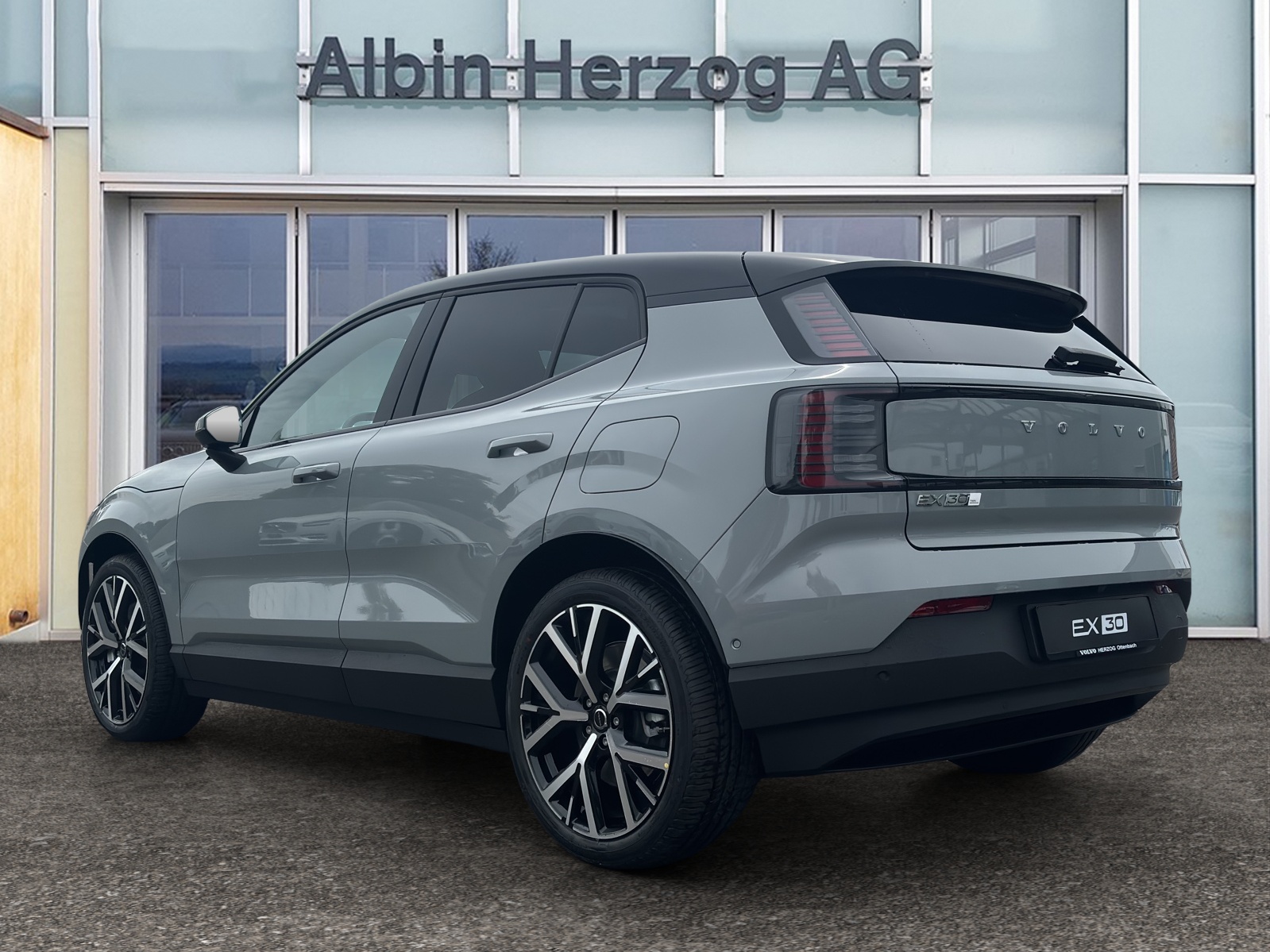 VOLVO EX30 E60 Twin Ultra Performance AWD-image-2